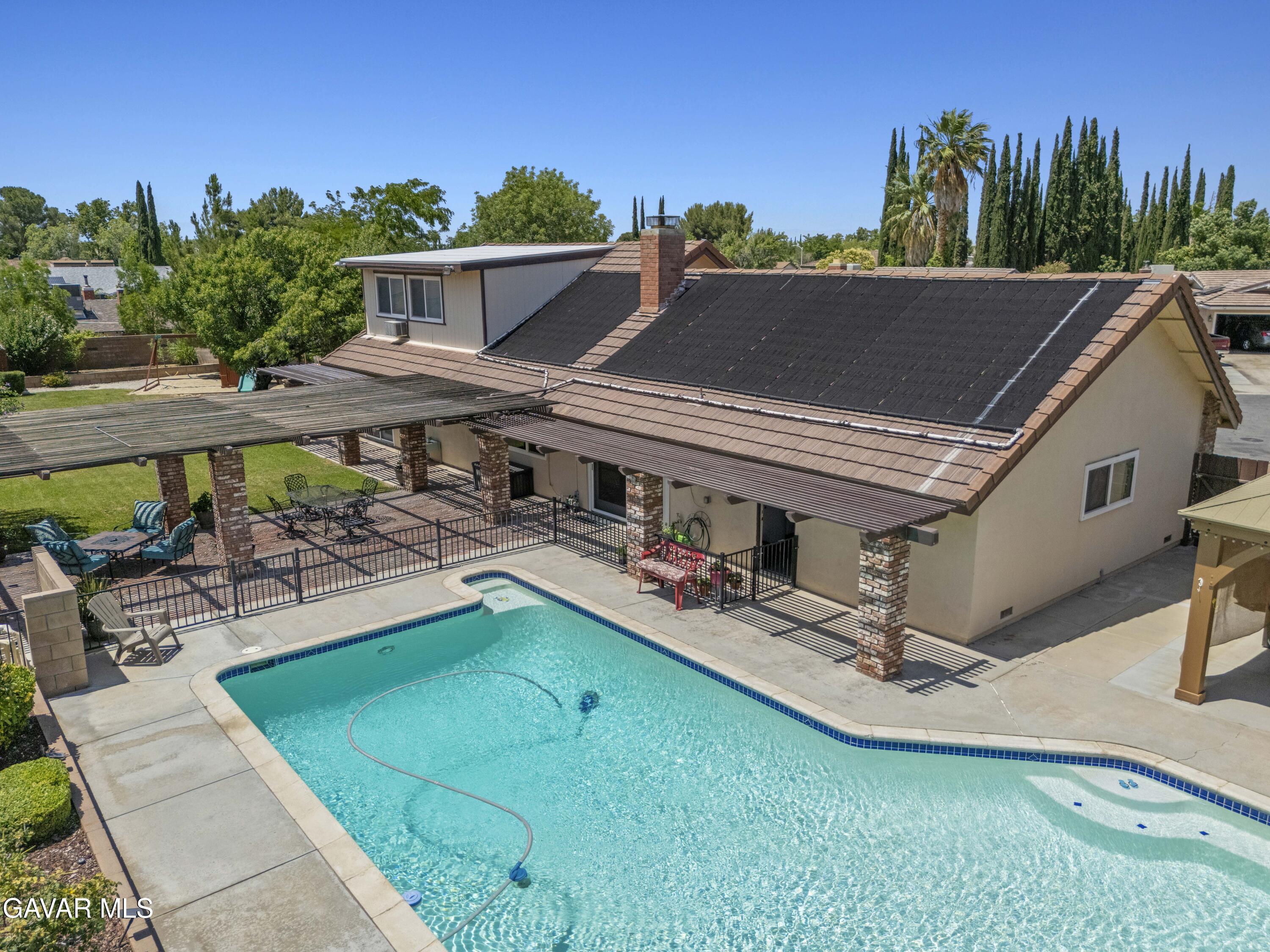 Lancaster, California 93536, United States, 4 Bedrooms Bedrooms, ,3 BathroomsBathrooms,Residential,Pending,160126