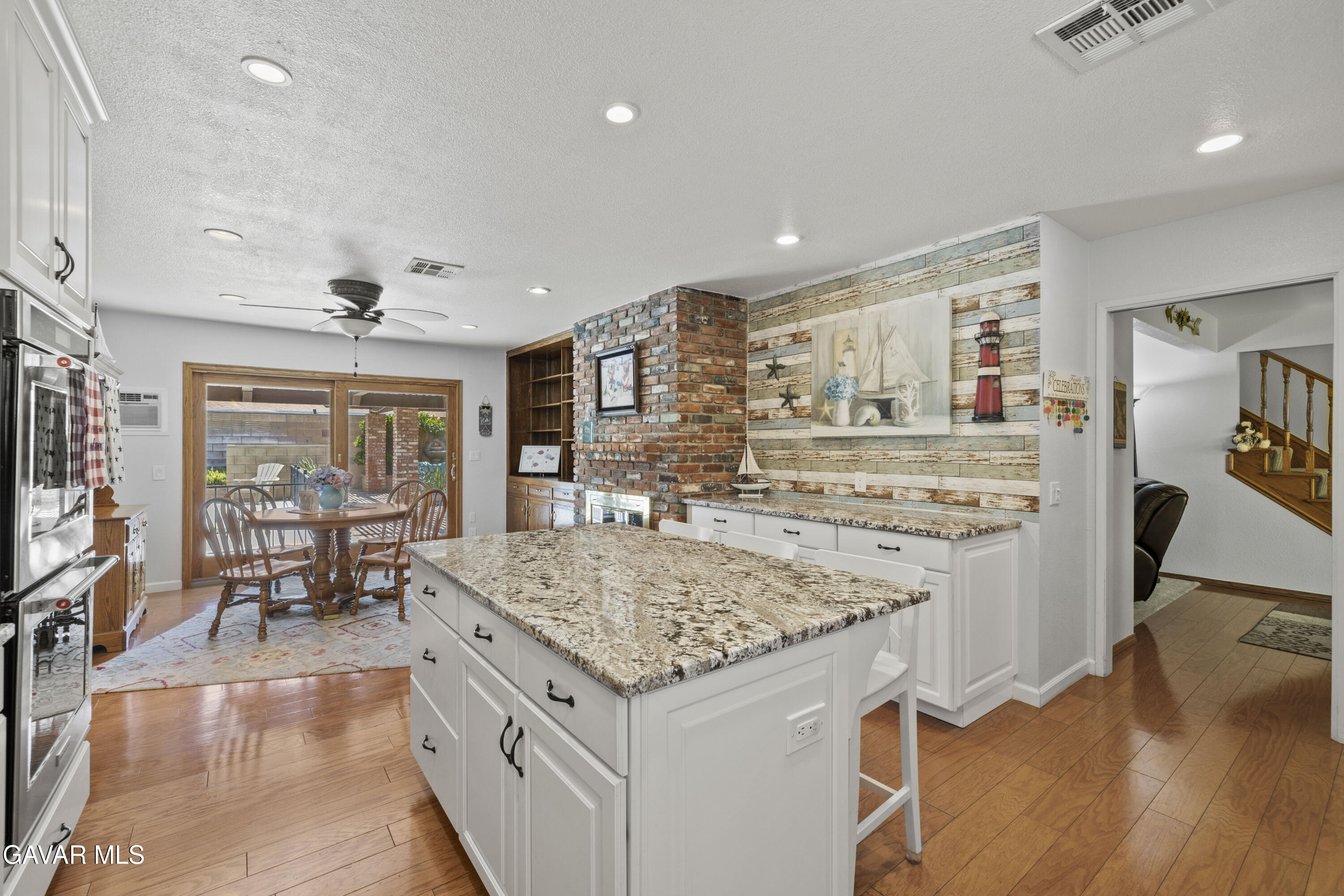 Lancaster, California 93536, United States, 4 Bedrooms Bedrooms, ,3 BathroomsBathrooms,Residential,Pending,160126