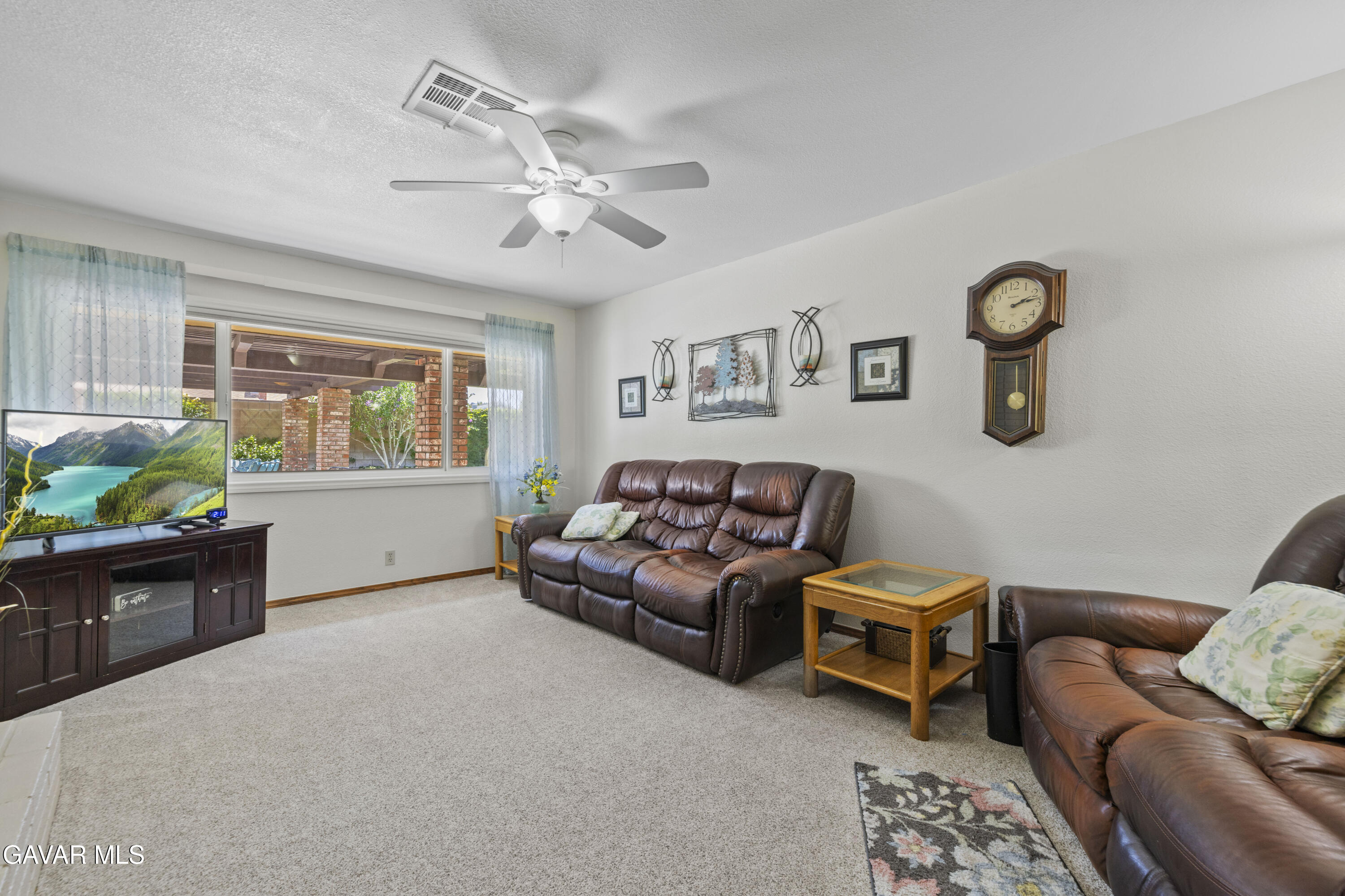 Lancaster, California 93536, United States, 4 Bedrooms Bedrooms, ,3 BathroomsBathrooms,Residential,Pending,160126