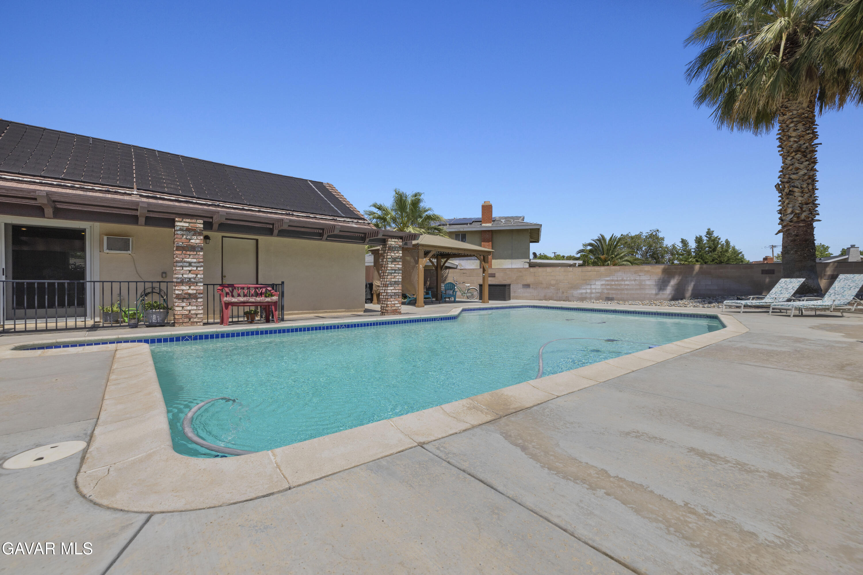 Lancaster, California 93536, United States, 4 Bedrooms Bedrooms, ,3 BathroomsBathrooms,Residential,Pending,160126
