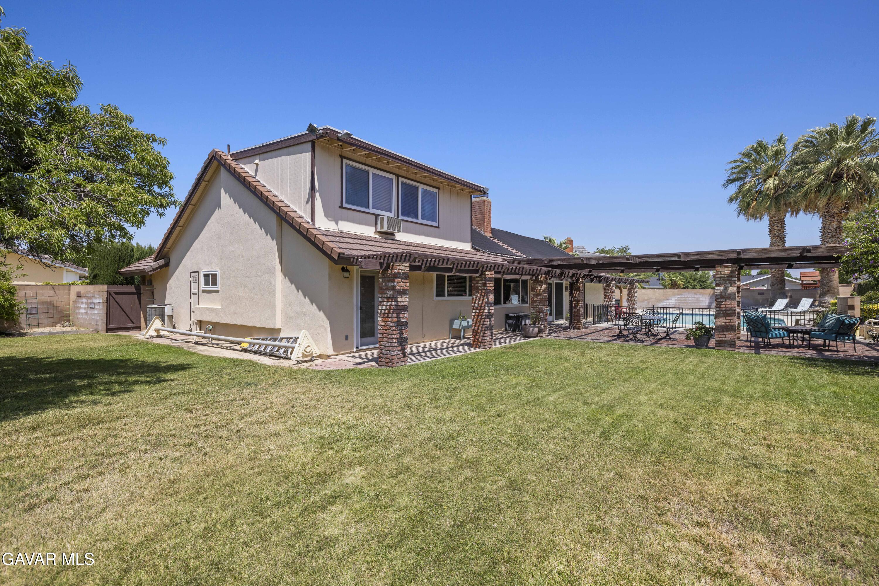 Lancaster, California 93536, United States, 4 Bedrooms Bedrooms, ,3 BathroomsBathrooms,Residential,Pending,160126