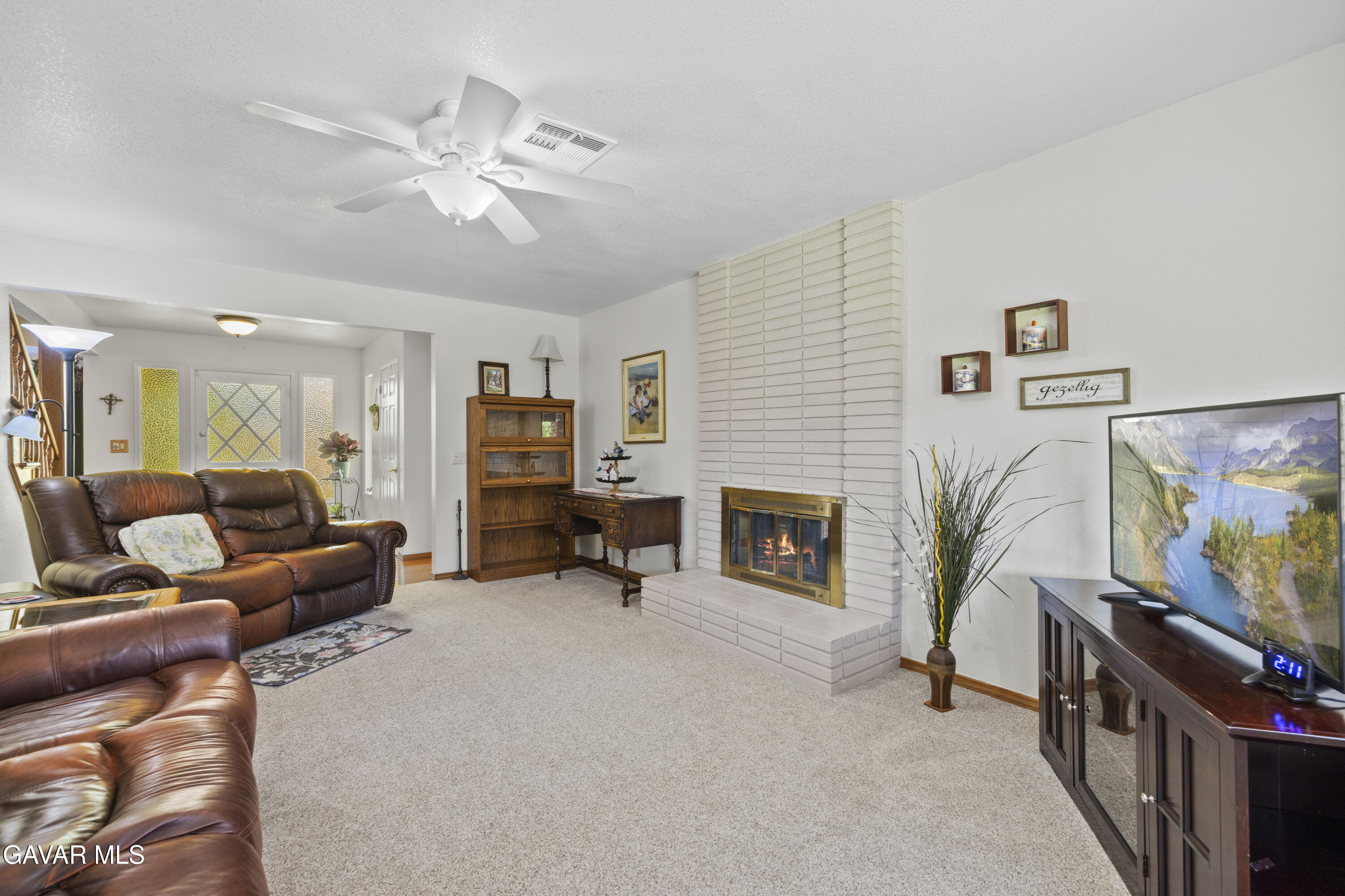 Lancaster, California 93536, United States, 4 Bedrooms Bedrooms, ,3 BathroomsBathrooms,Residential,Pending,160126