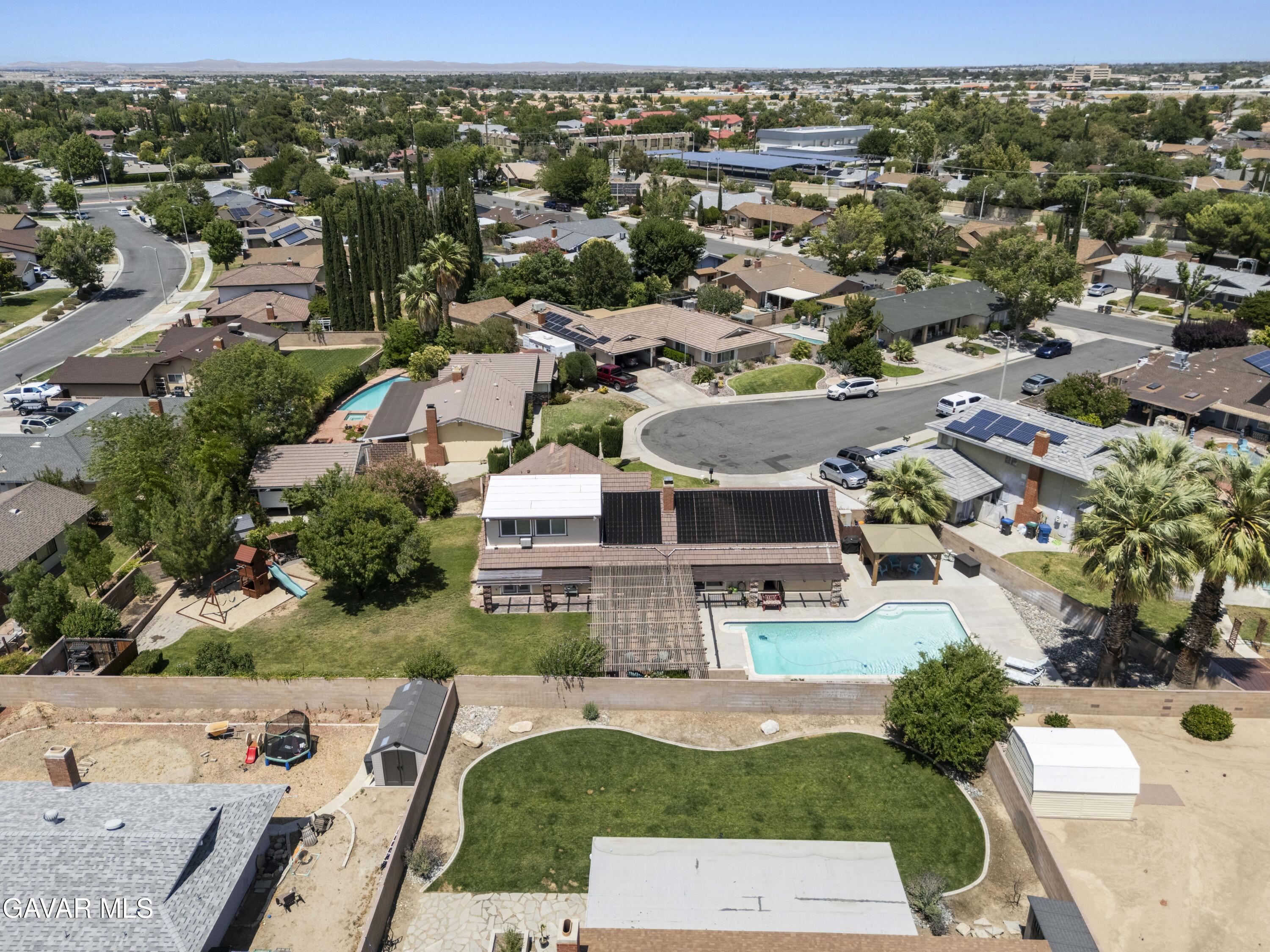 Lancaster, California 93536, United States, 4 Bedrooms Bedrooms, ,3 BathroomsBathrooms,Residential,Pending,160126