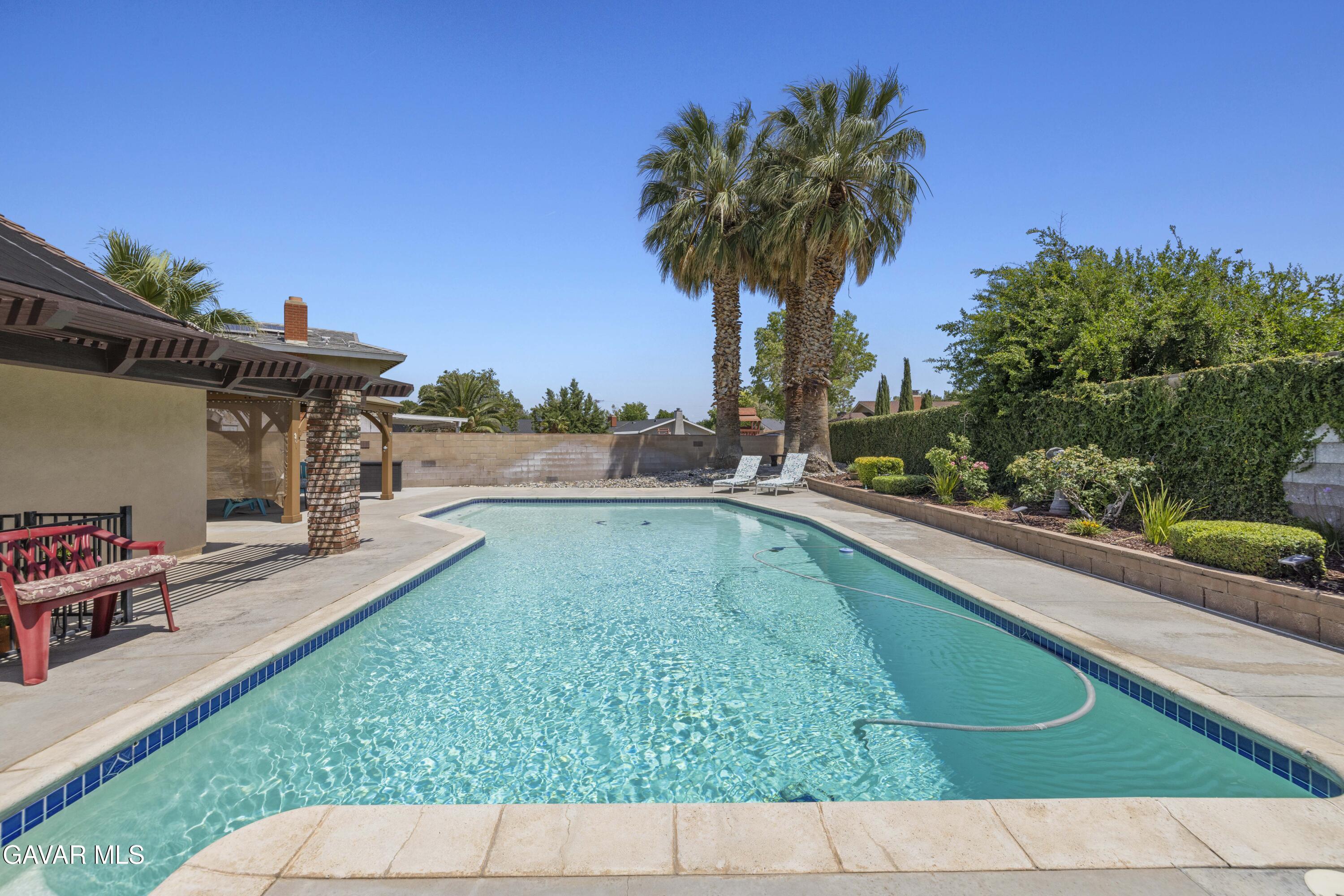 Lancaster, California 93536, United States, 4 Bedrooms Bedrooms, ,3 BathroomsBathrooms,Residential,Pending,160126