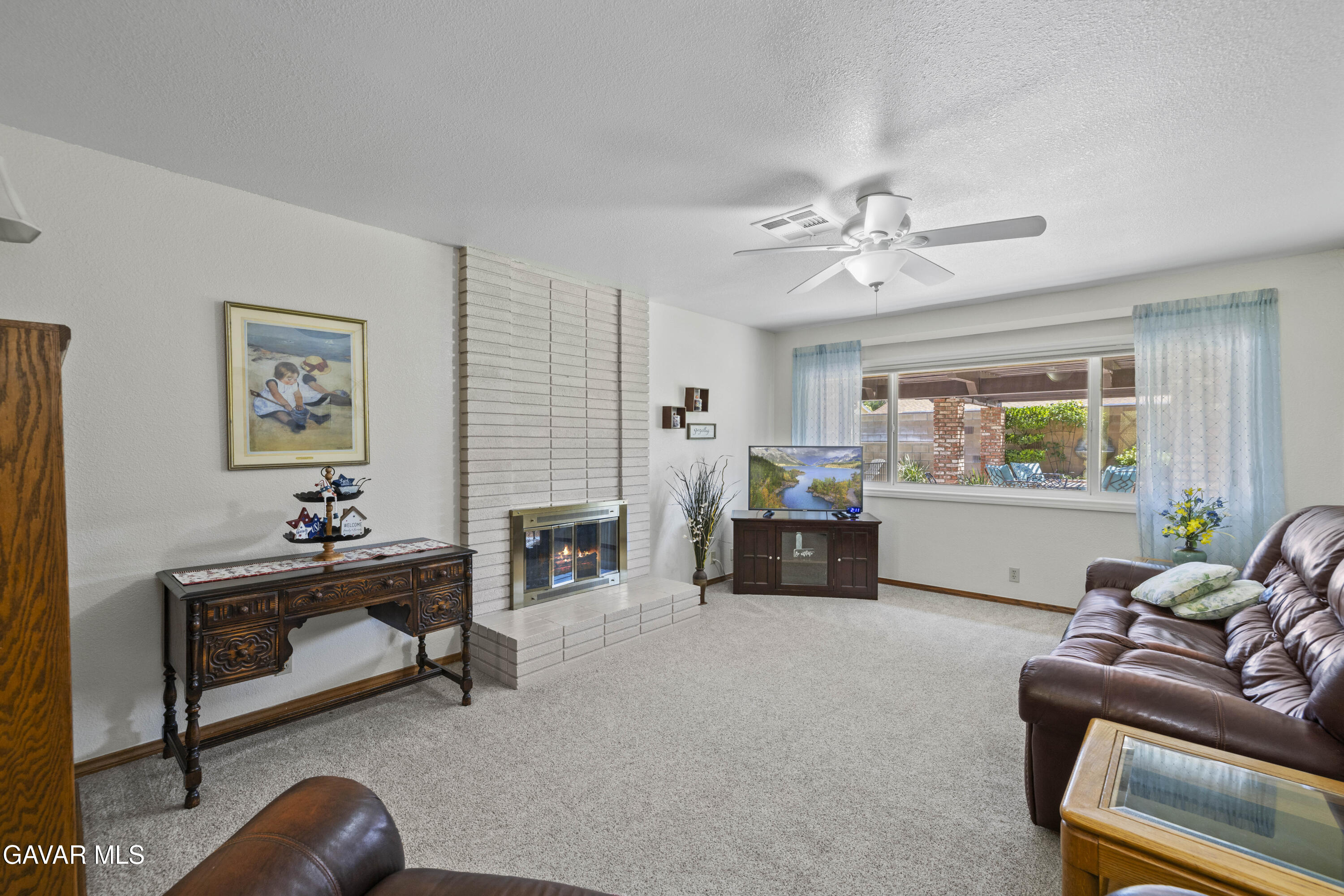 Lancaster, California 93536, United States, 4 Bedrooms Bedrooms, ,3 BathroomsBathrooms,Residential,Pending,160126