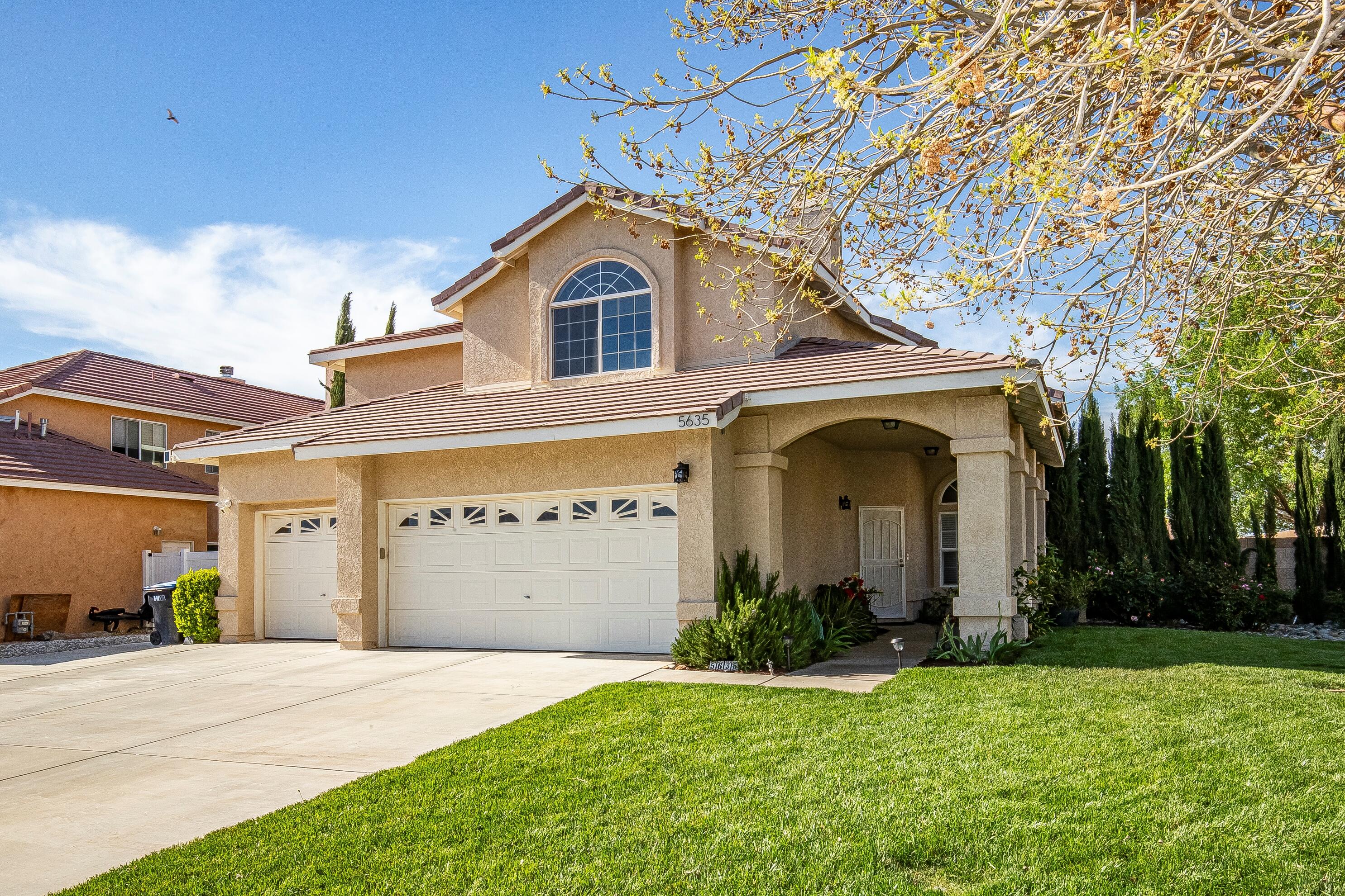 Lancaster, California 93536, United States, 5 Bedrooms Bedrooms, ,3 BathroomsBathrooms,Residential,Pending,111818