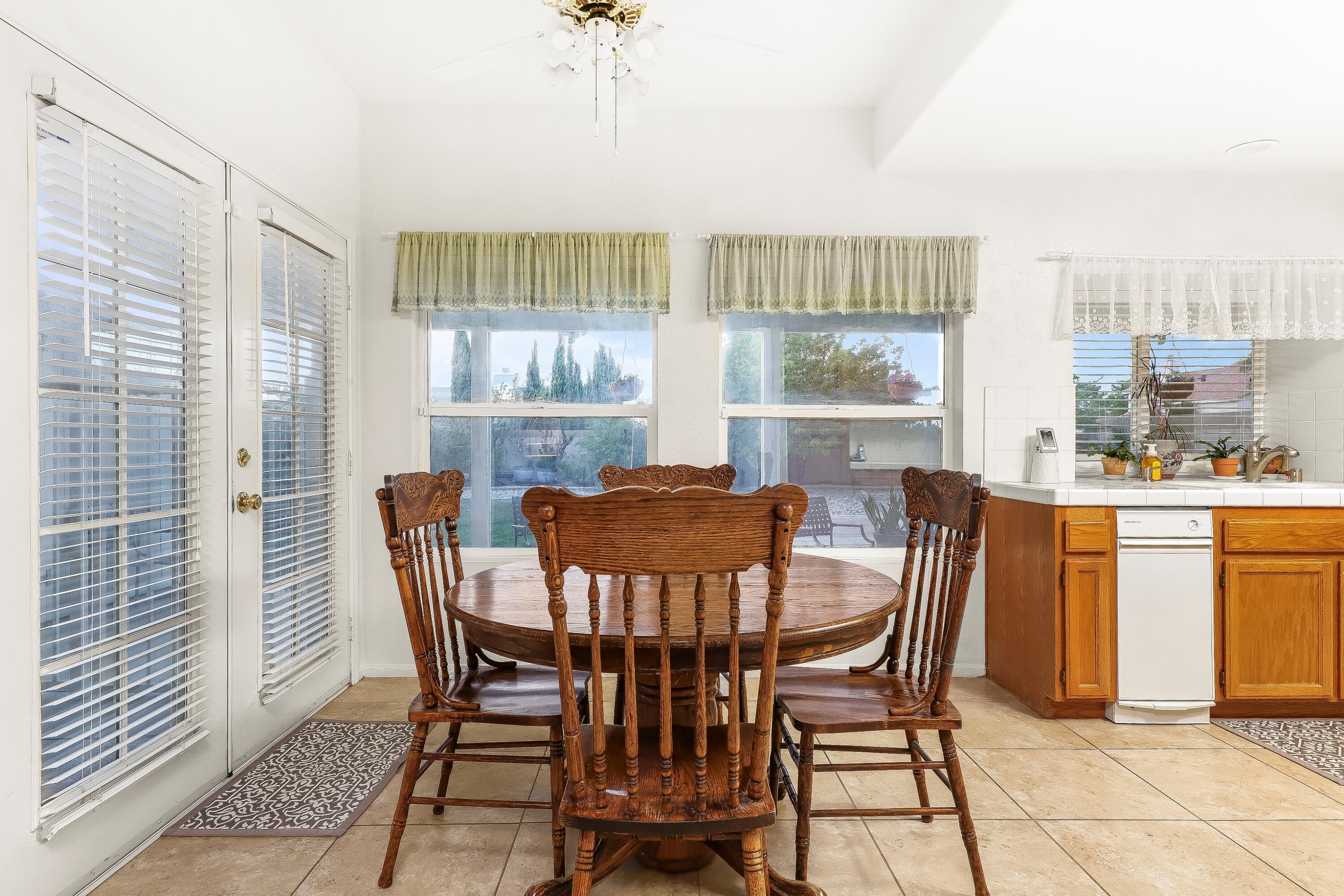 Lancaster, California 93536, United States, 5 Bedrooms Bedrooms, ,3 BathroomsBathrooms,Residential,Pending,111818