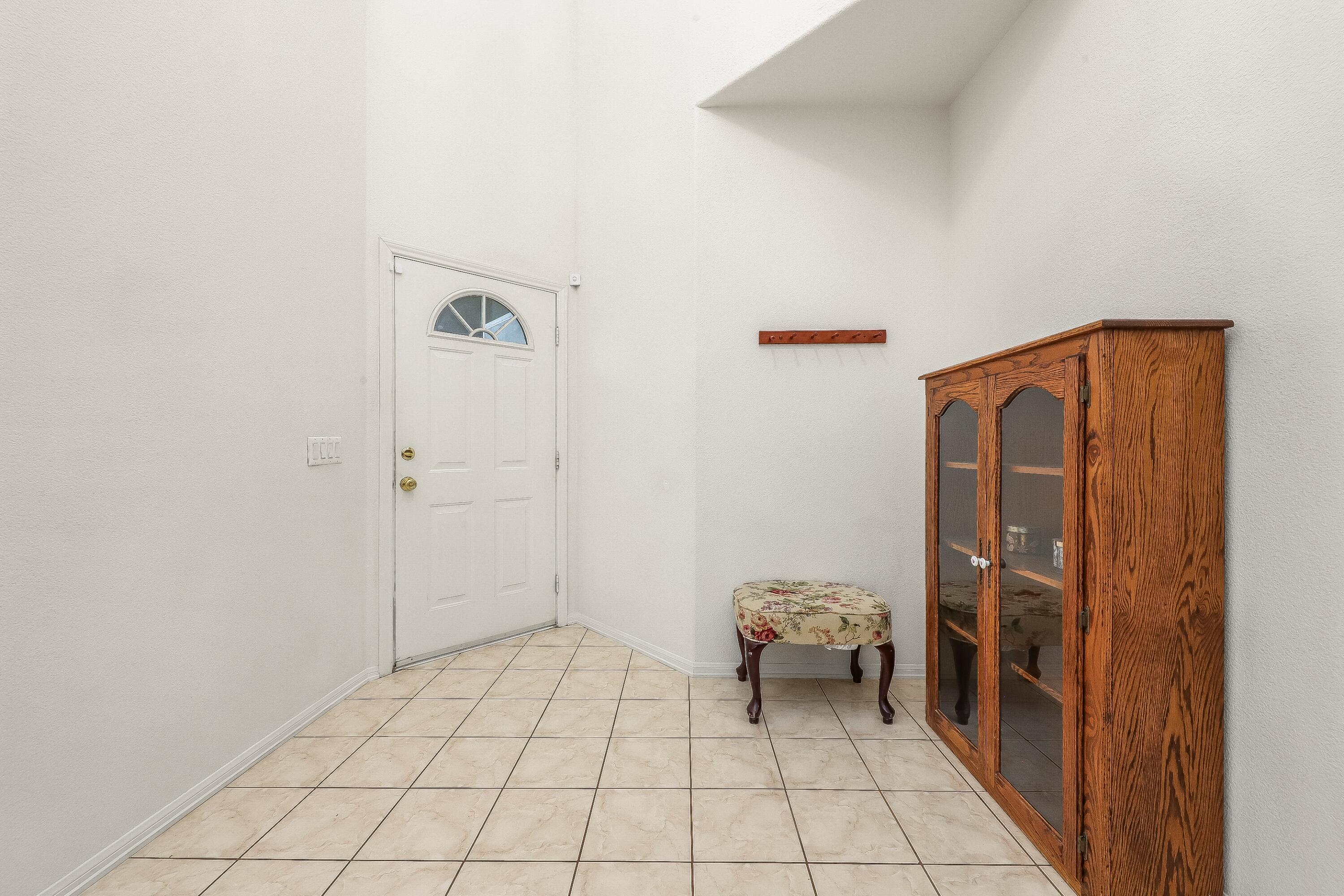 Lancaster, California 93536, United States, 5 Bedrooms Bedrooms, ,3 BathroomsBathrooms,Residential,Pending,111818