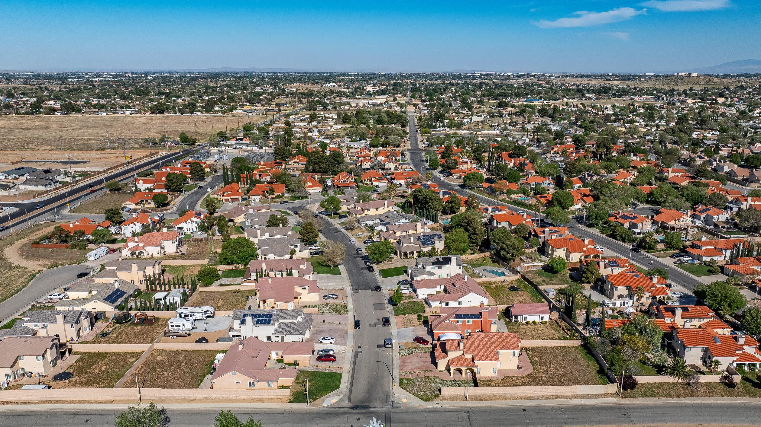 Lancaster, California 93536, United States, 5 Bedrooms Bedrooms, ,3 BathroomsBathrooms,Residential,Pending,111818