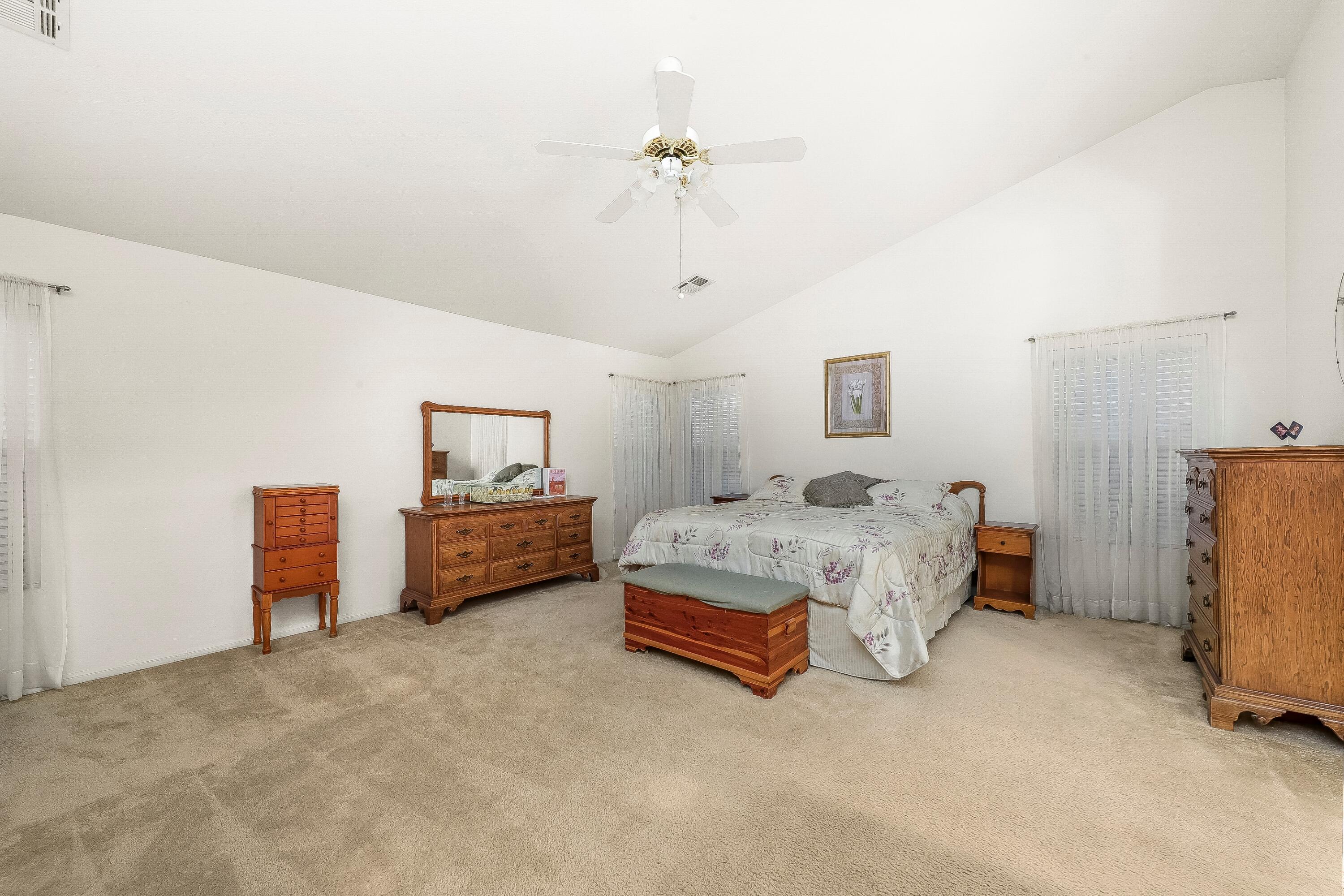 Lancaster, California 93536, United States, 5 Bedrooms Bedrooms, ,3 BathroomsBathrooms,Residential,Pending,111818