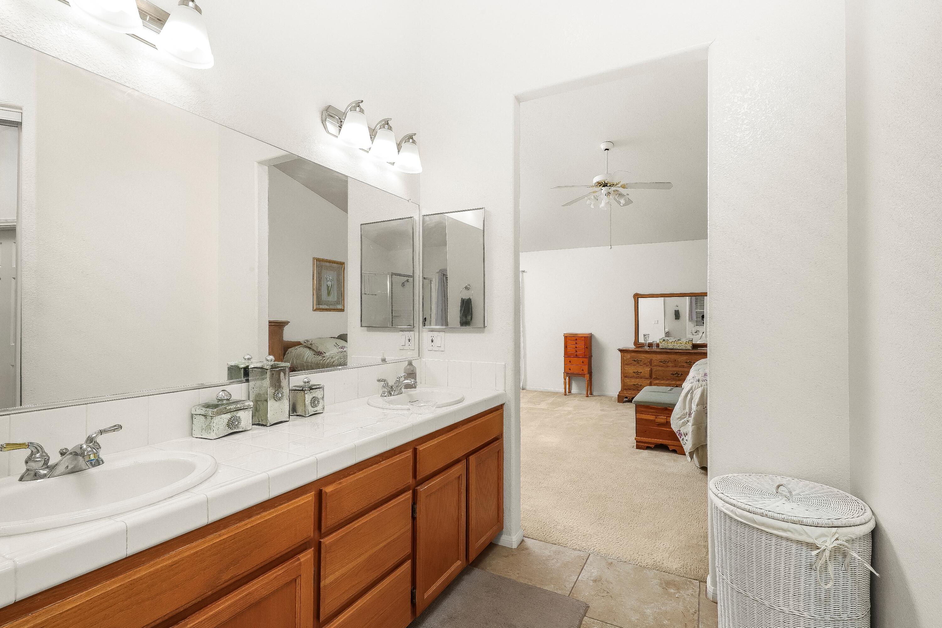 Lancaster, California 93536, United States, 5 Bedrooms Bedrooms, ,3 BathroomsBathrooms,Residential,Pending,111818