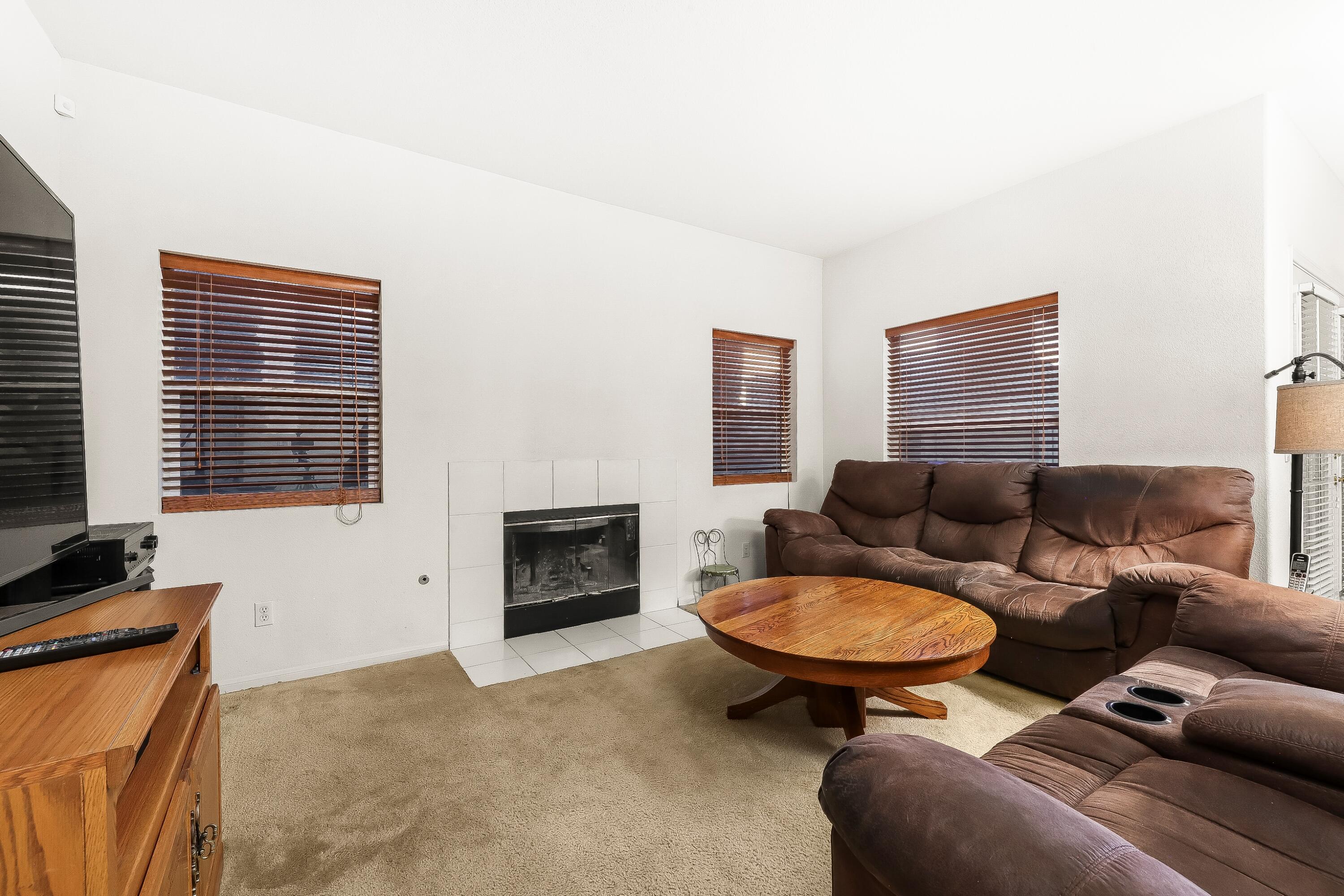 Lancaster, California 93536, United States, 5 Bedrooms Bedrooms, ,3 BathroomsBathrooms,Residential,Pending,111818