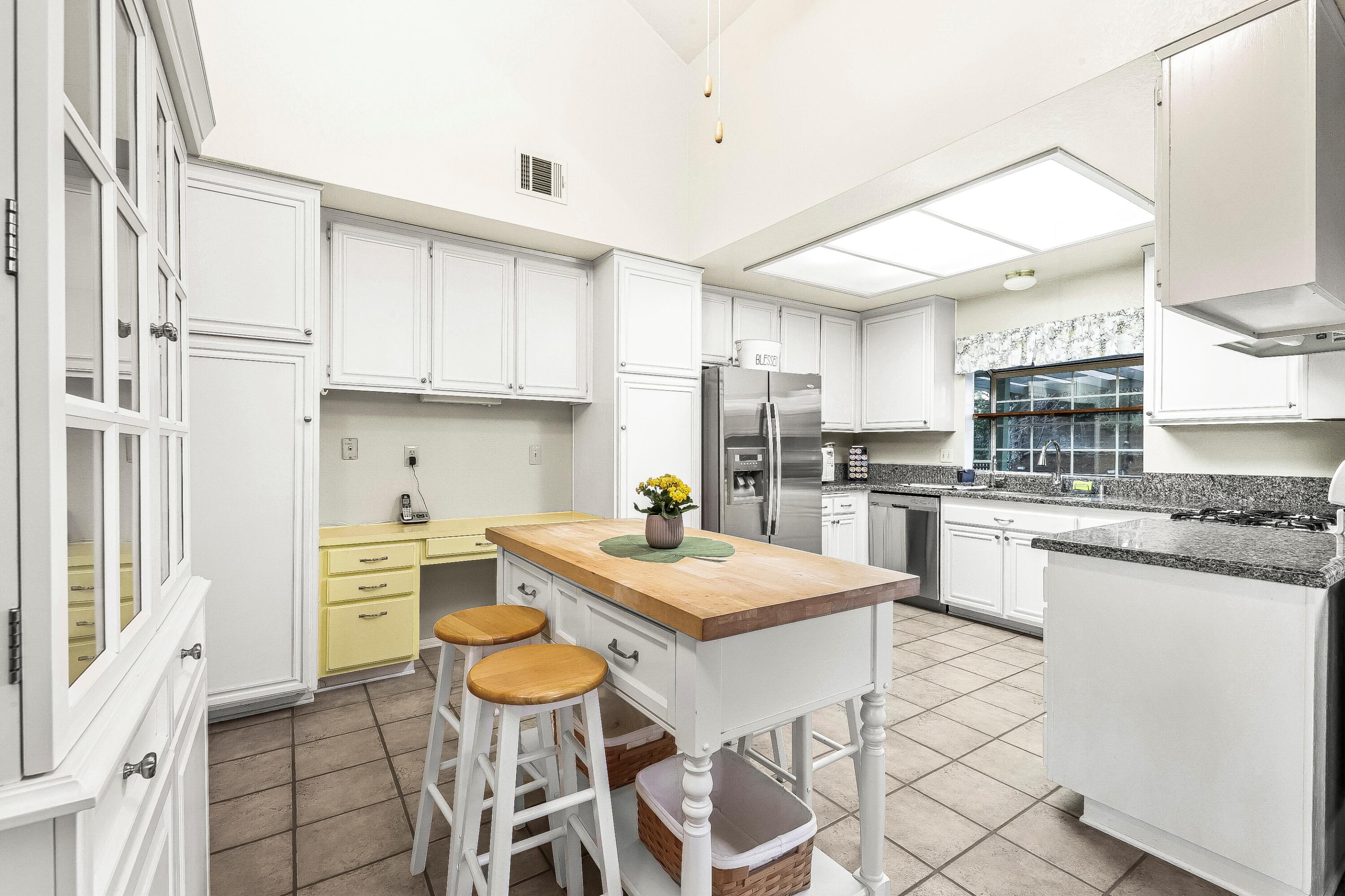 Quartz Hill, California 93536, United States, 3 Bedrooms Bedrooms, ,2 BathroomsBathrooms,Residential,Pending,84953