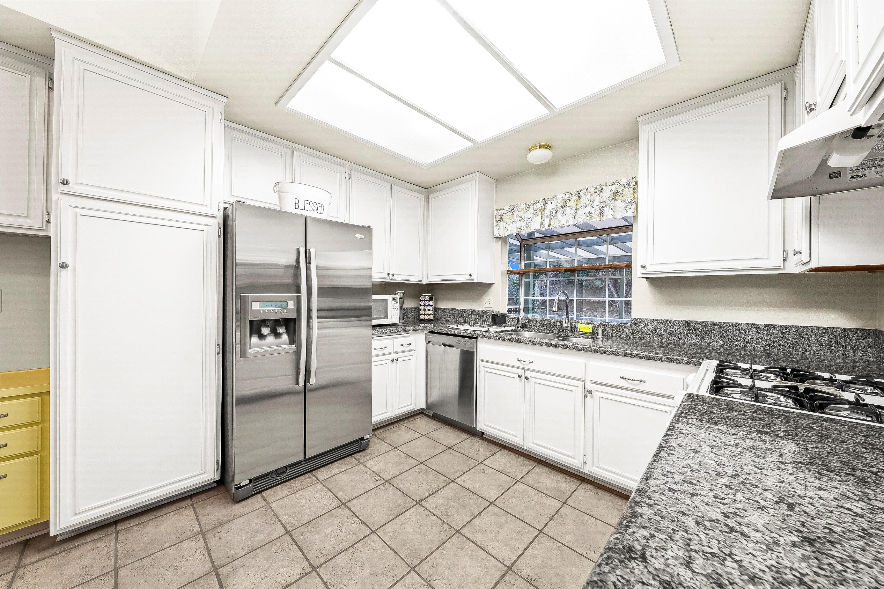 Quartz Hill, California 93536, United States, 3 Bedrooms Bedrooms, ,2 BathroomsBathrooms,Residential,Pending,84953