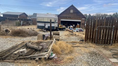 A home in Mojave