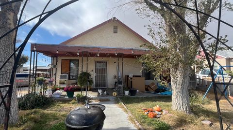 A home in Mojave