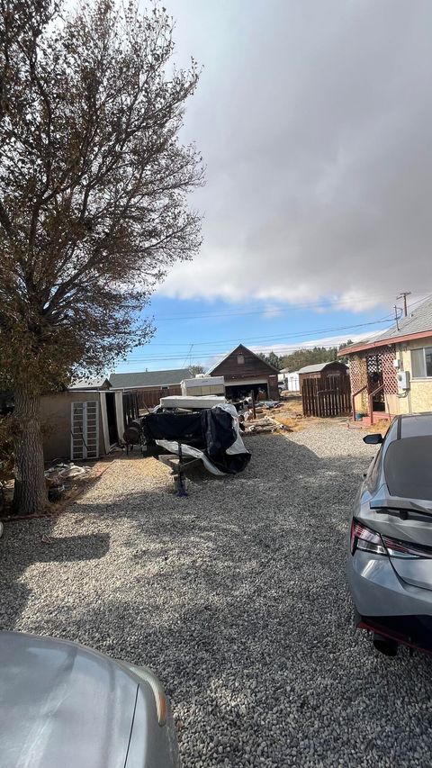 A home in Mojave