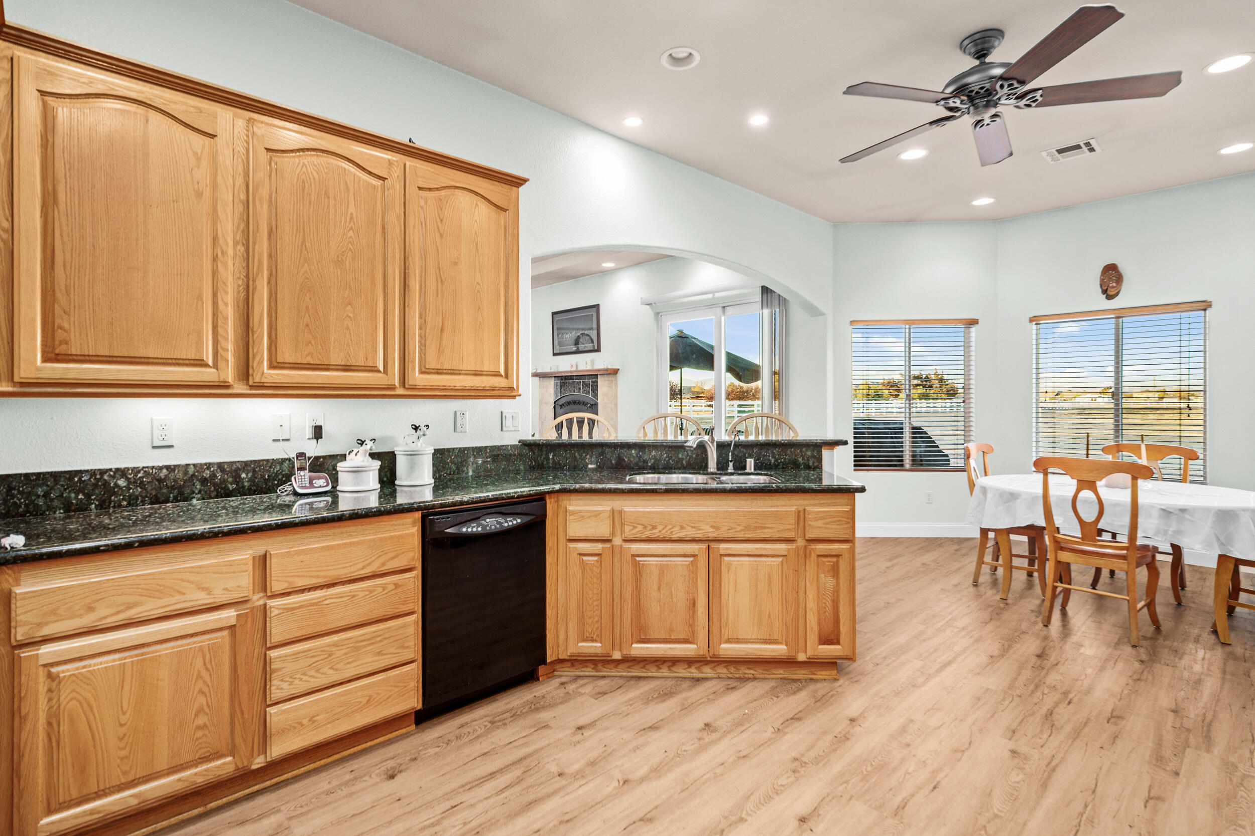 Lancaster, California 93536, United States, 3 Bedrooms Bedrooms, ,3 BathroomsBathrooms,Residential,Active,28657