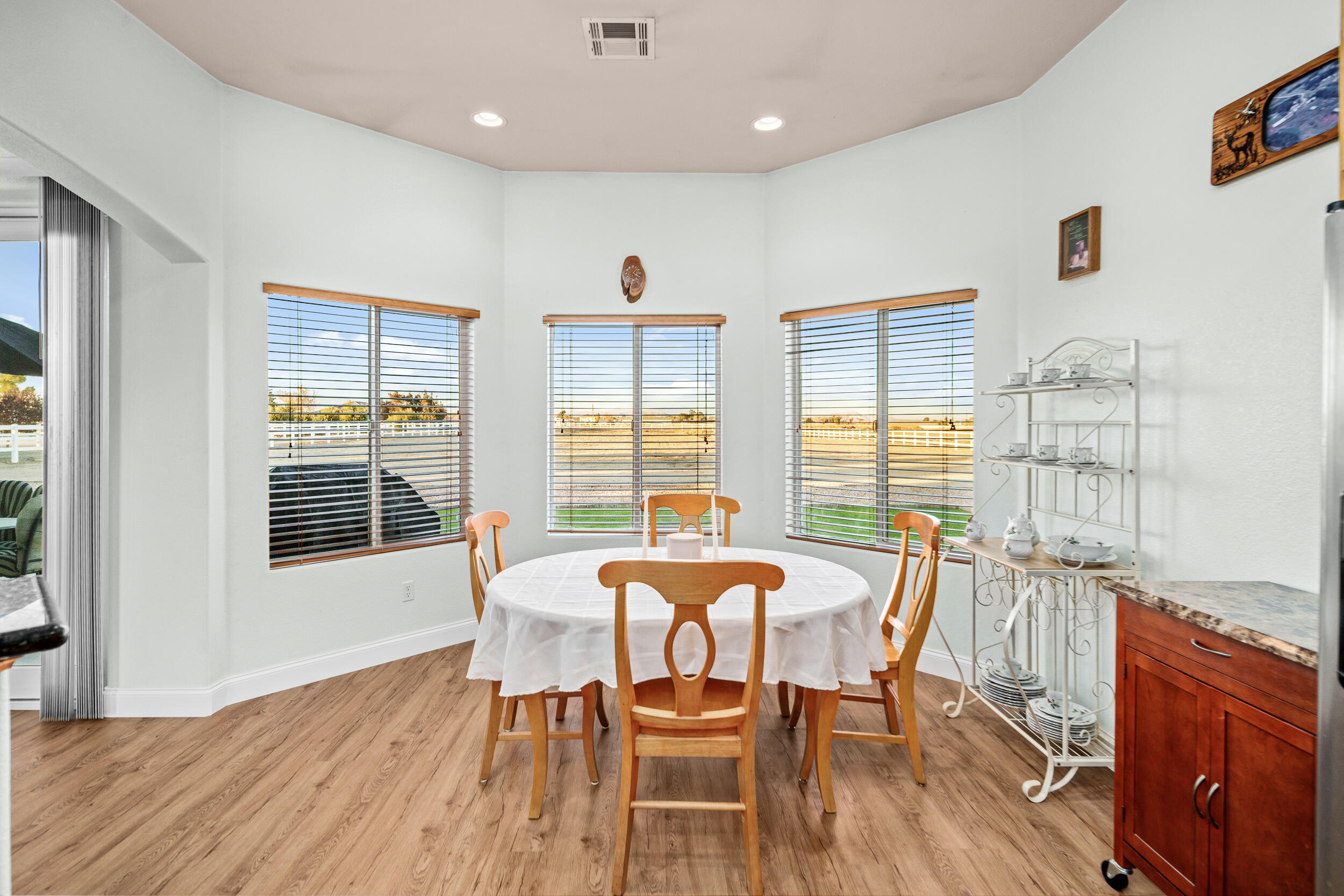 Lancaster, California 93536, United States, 3 Bedrooms Bedrooms, ,3 BathroomsBathrooms,Residential,Active,28657