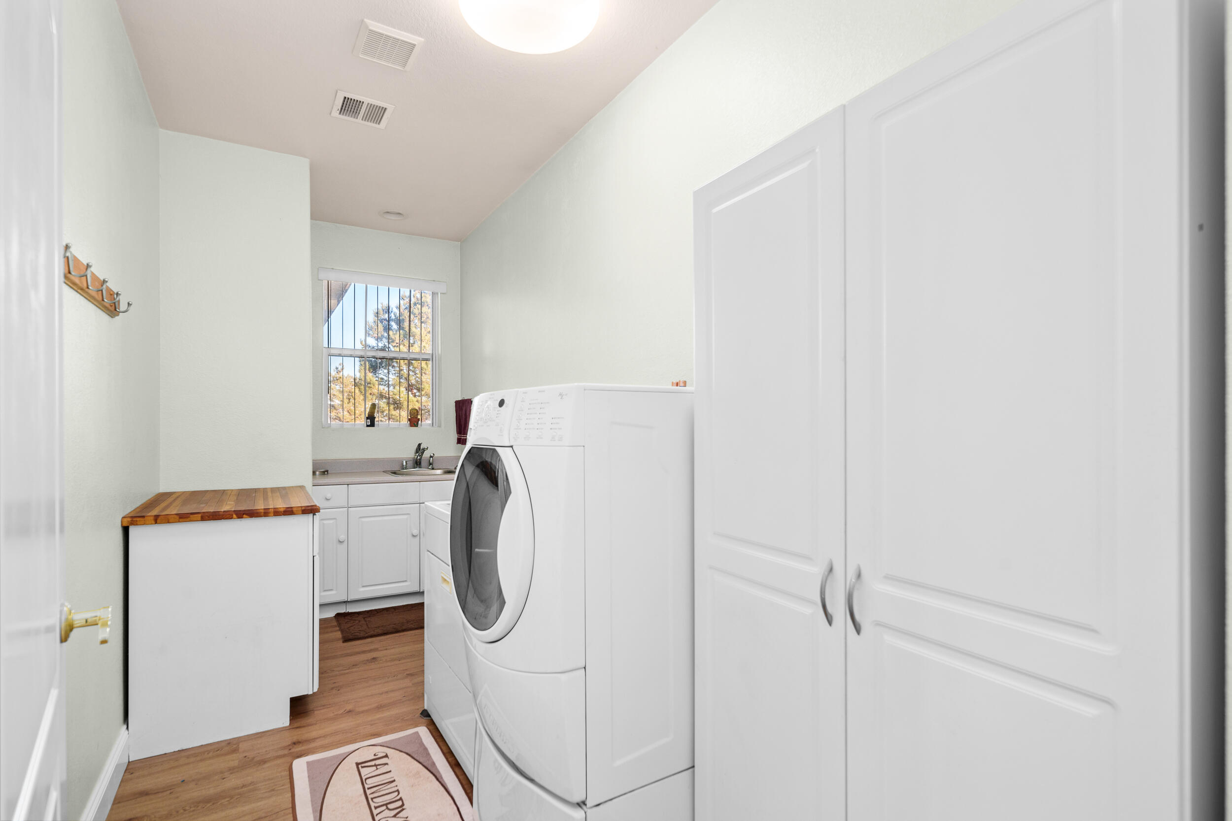 Lancaster, California 93536, United States, 3 Bedrooms Bedrooms, ,3 BathroomsBathrooms,Residential,Active,28657