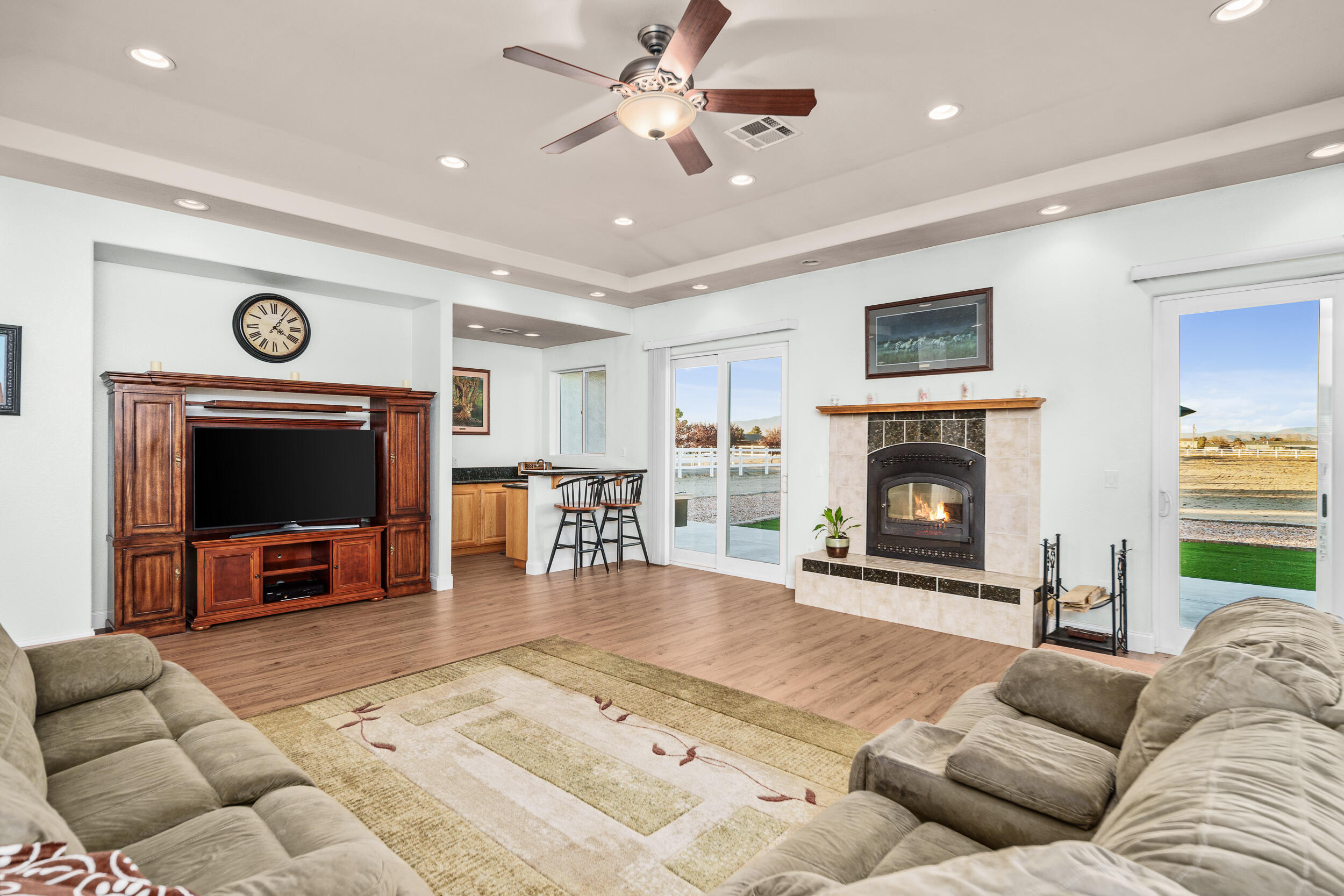 Lancaster, California 93536, United States, 3 Bedrooms Bedrooms, ,3 BathroomsBathrooms,Residential,Active,28657