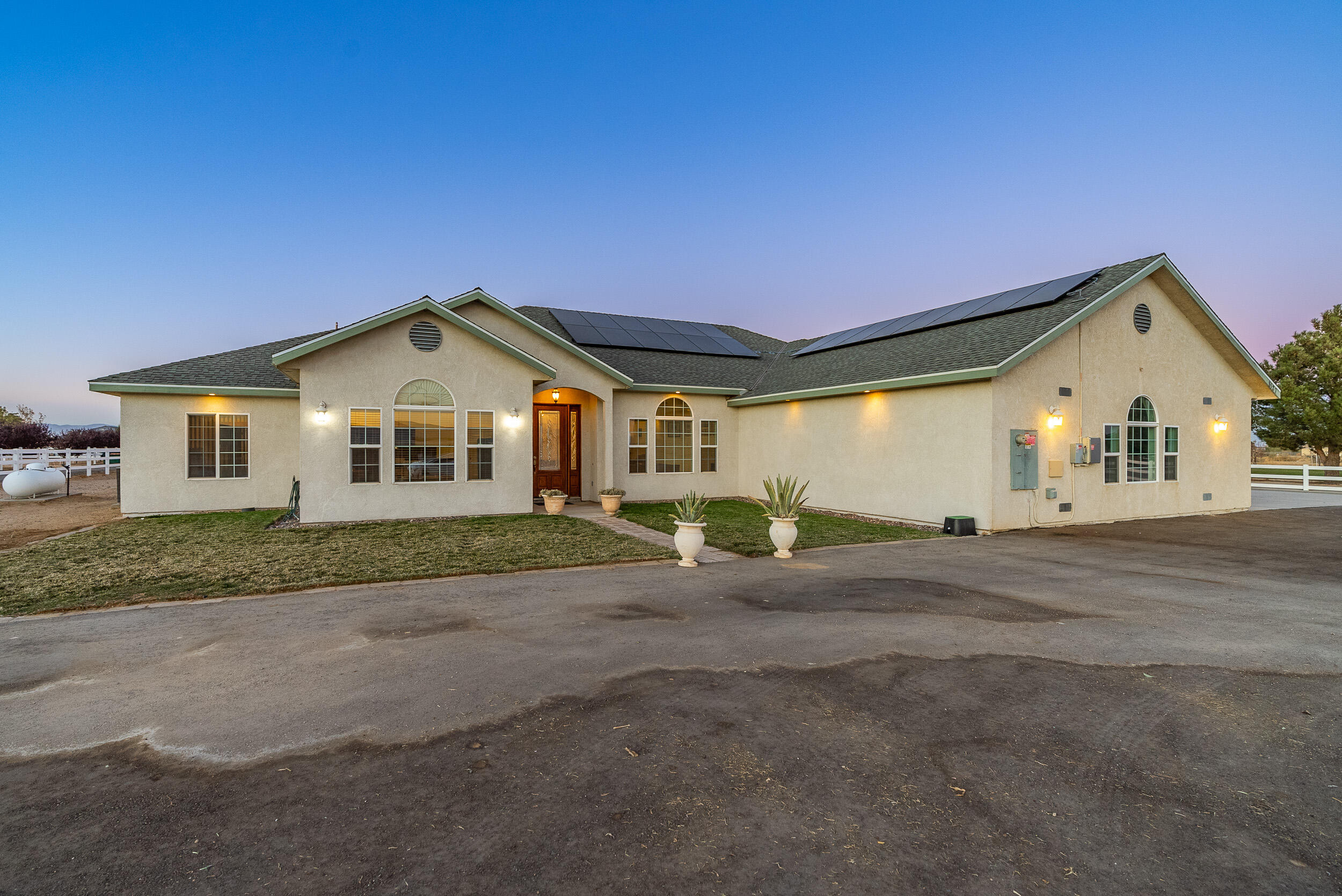 Lancaster, California 93536, United States, 3 Bedrooms Bedrooms, ,3 BathroomsBathrooms,Residential,Active,28657