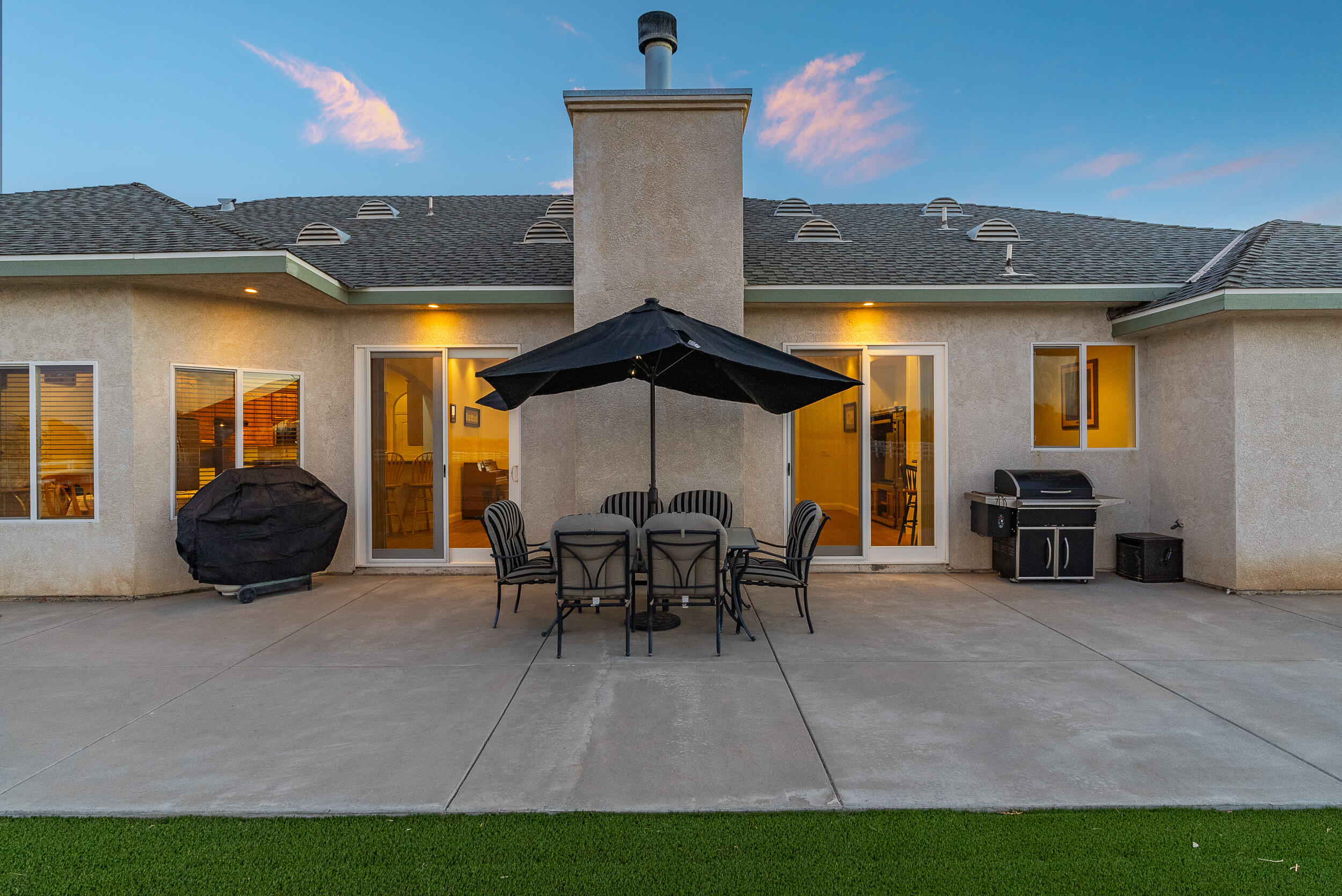 Lancaster, California 93536, United States, 3 Bedrooms Bedrooms, ,3 BathroomsBathrooms,Residential,Active,28657