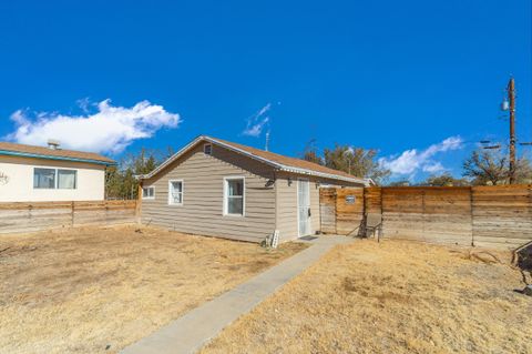 A home in Mojave