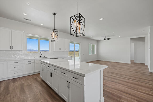 Lancaster, California 93536, United States, 4 Bedrooms Bedrooms, ,3 BathroomsBathrooms,Residential,Active,5639