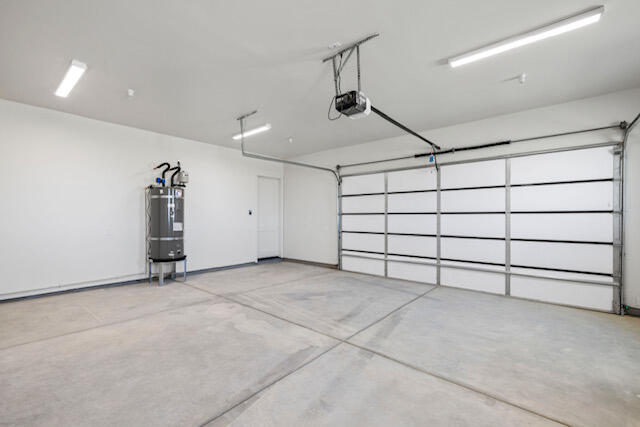 Lancaster, California 93536, United States, 4 Bedrooms Bedrooms, ,3 BathroomsBathrooms,Residential,Active,5639