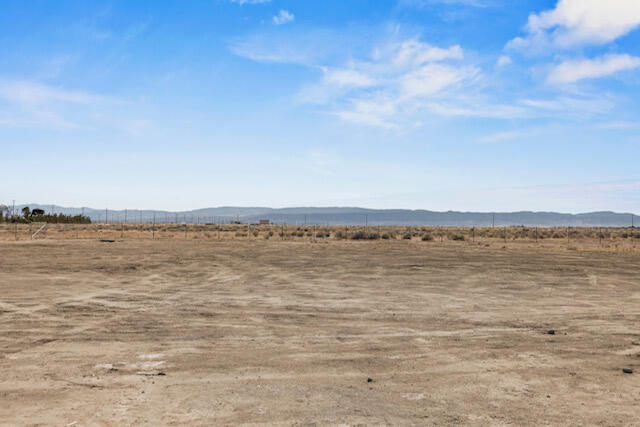 Lancaster, California 93536, United States, 4 Bedrooms Bedrooms, ,3 BathroomsBathrooms,Residential,Active,5639