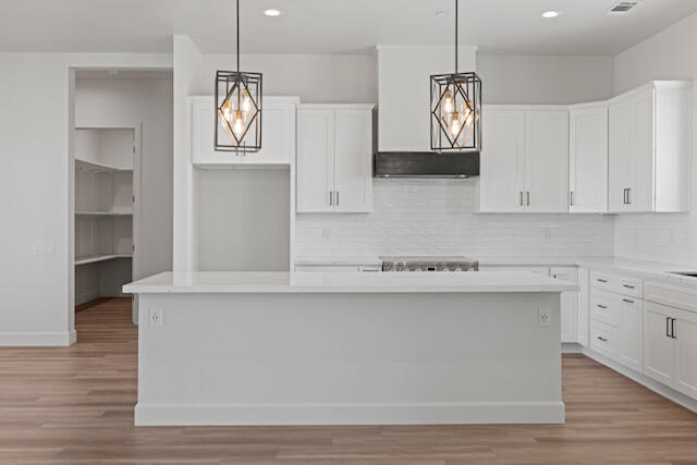 Lancaster, California 93536, United States, 4 Bedrooms Bedrooms, ,3 BathroomsBathrooms,Residential,Active,5639