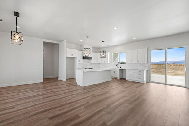 Lancaster, California 93536, United States, 4 Bedrooms Bedrooms, ,3 BathroomsBathrooms,Residential,Active,5639