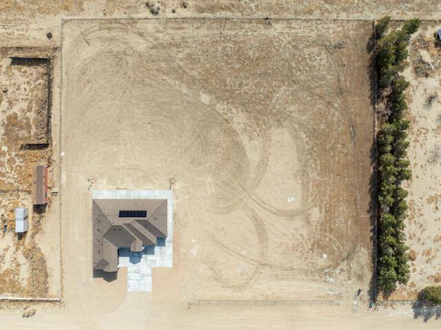 Lancaster, California 93536, United States, 4 Bedrooms Bedrooms, ,3 BathroomsBathrooms,Residential,Active,5639