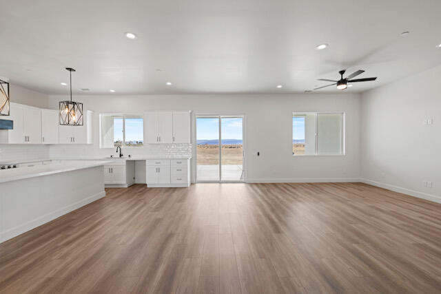 Lancaster, California 93536, United States, 4 Bedrooms Bedrooms, ,3 BathroomsBathrooms,Residential,Active,5639