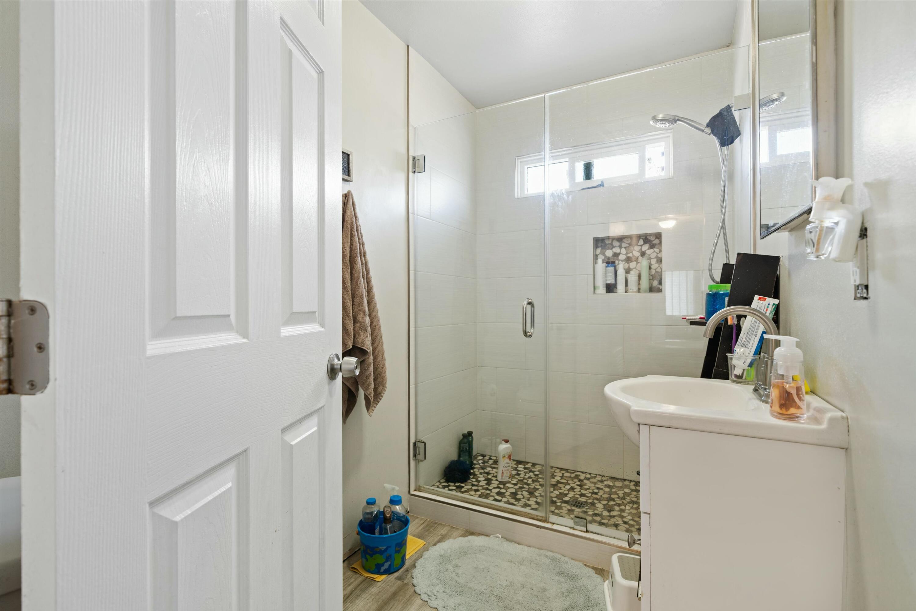 Lancaster, California 93534, United States, 5 Bedrooms Bedrooms, ,2 BathroomsBathrooms,Residential,Active,25512