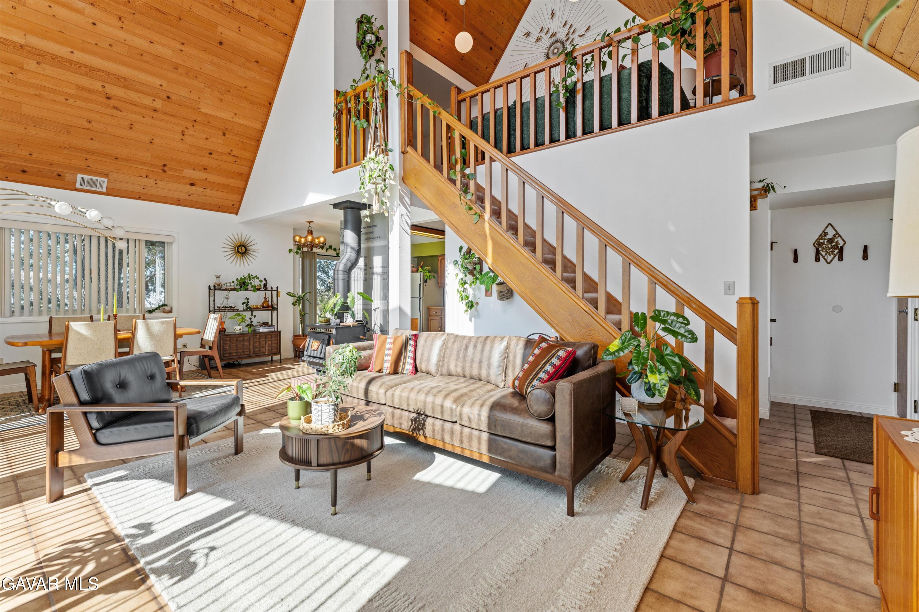 Tehachapi, California 93561, United States, 3 Bedrooms Bedrooms, ,2 BathroomsBathrooms,Residential,Active,242244