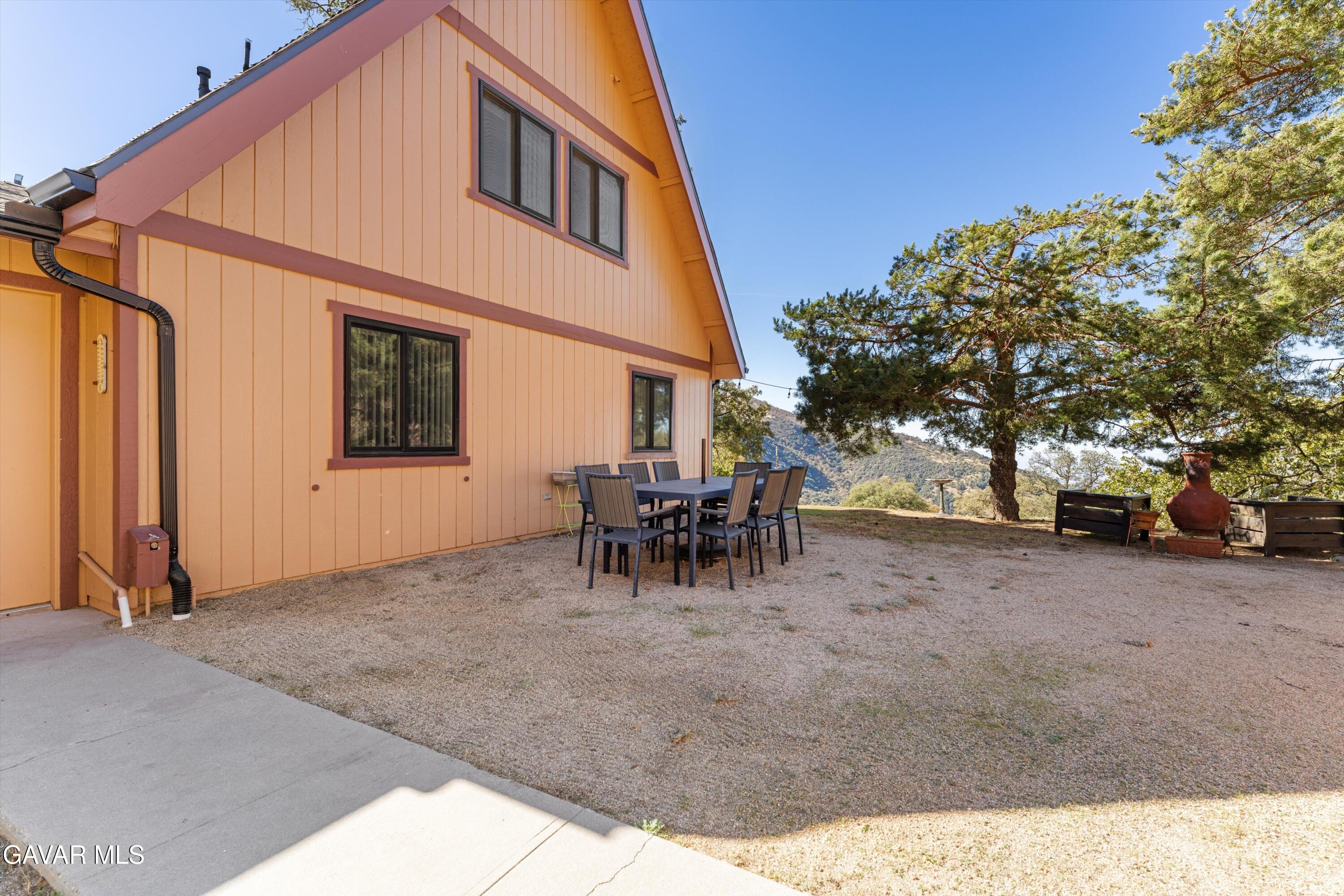 Tehachapi, California 93561, United States, 3 Bedrooms Bedrooms, ,2 BathroomsBathrooms,Residential,Active,242244