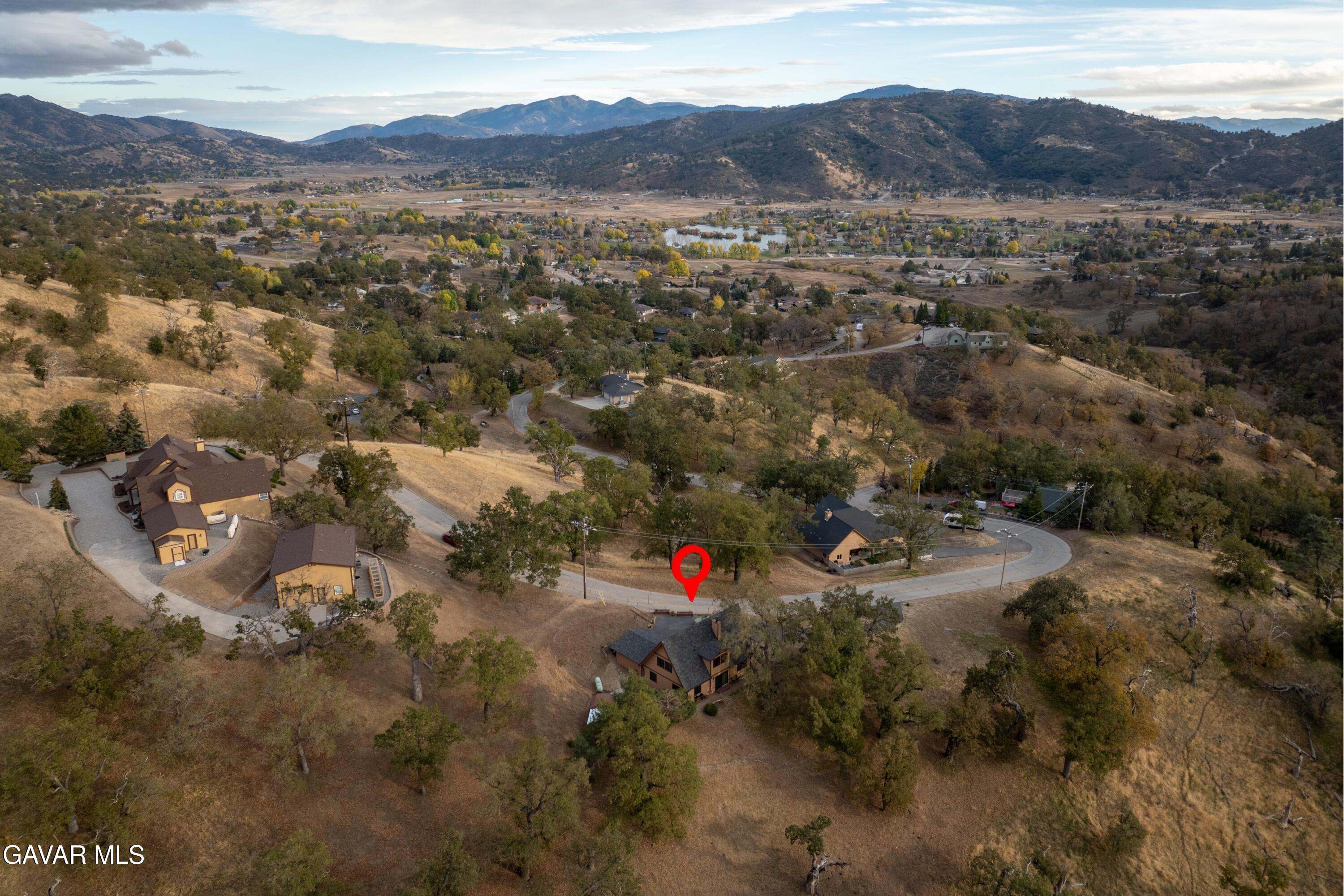 Tehachapi, California 93561, United States, 3 Bedrooms Bedrooms, ,2 BathroomsBathrooms,Residential,Active,242244