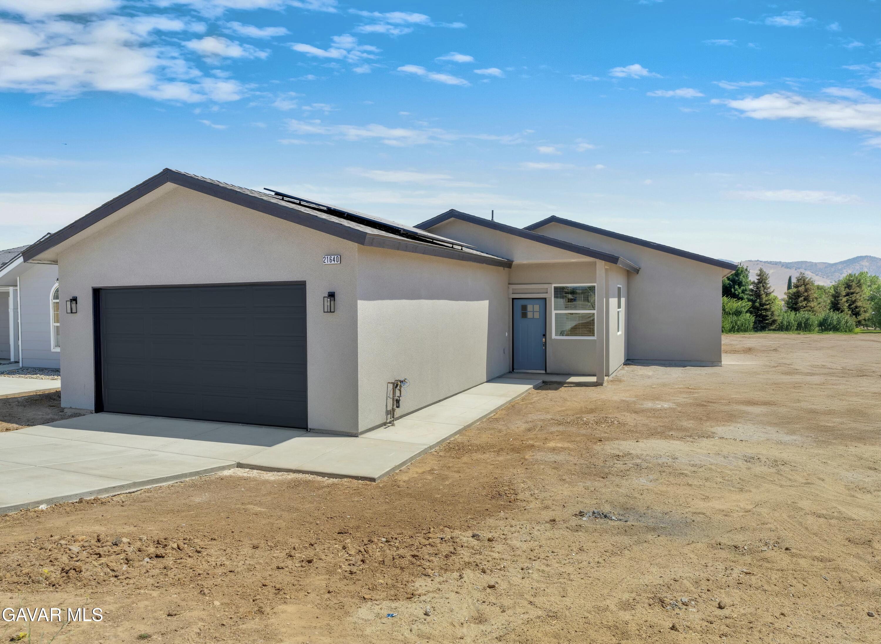 Tehachapi, California 93561, United States, 3 Bedrooms Bedrooms, ,2 BathroomsBathrooms,Residential,Active,172454