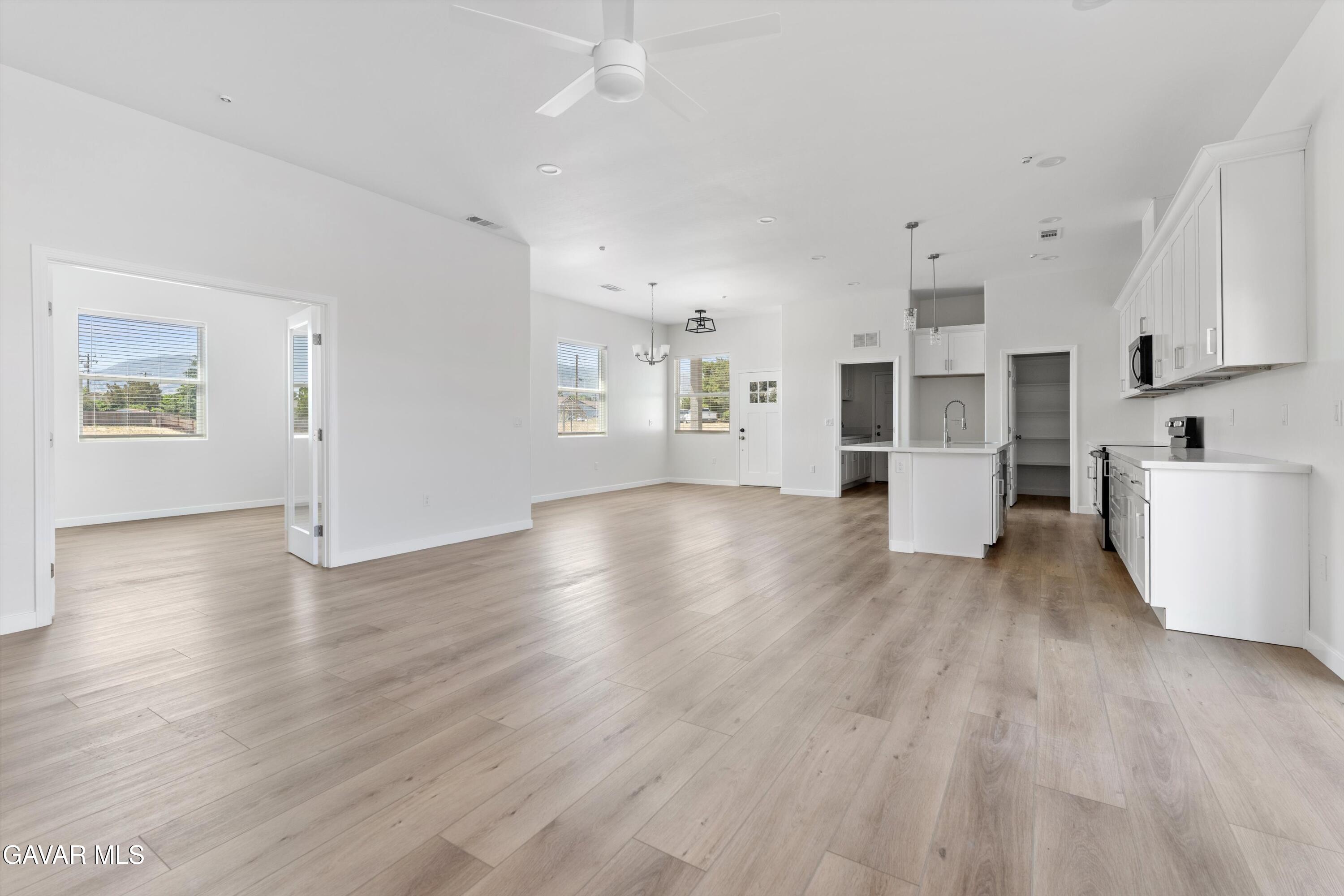 Tehachapi, California 93561, United States, 3 Bedrooms Bedrooms, ,2 BathroomsBathrooms,Residential,Active,172454