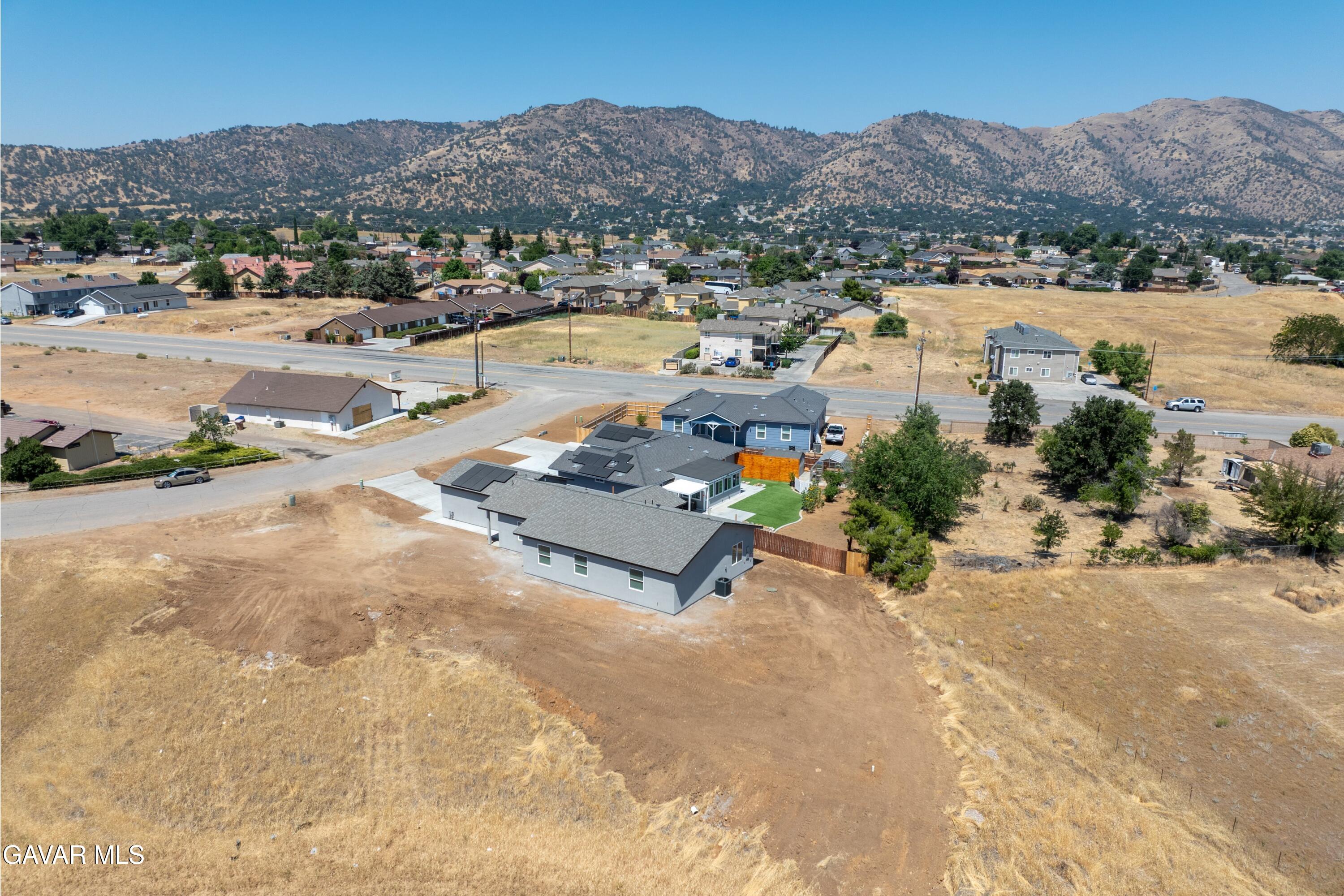 Tehachapi, California 93561, United States, 3 Bedrooms Bedrooms, ,2 BathroomsBathrooms,Residential,Active,172454
