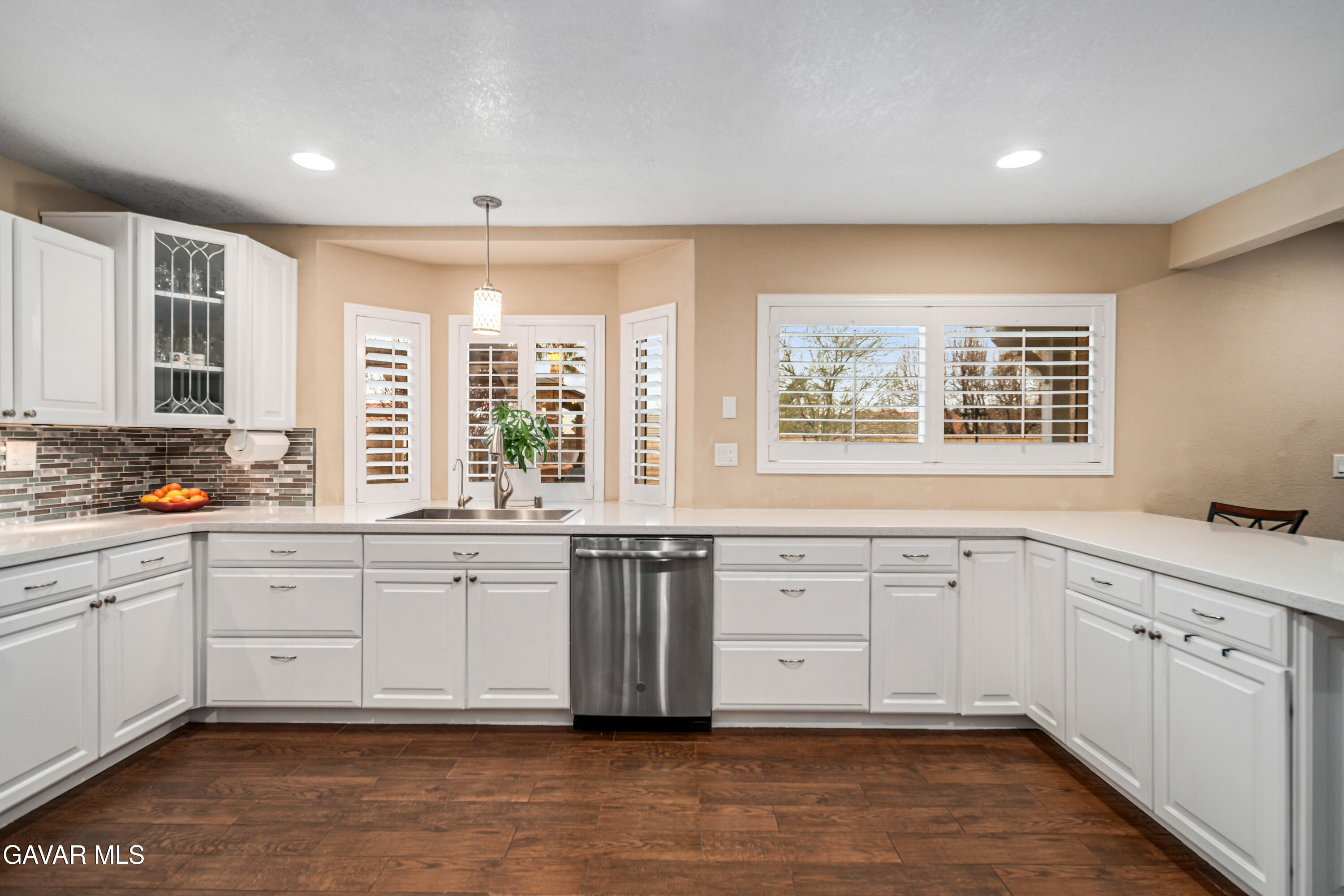 Palmdale, California 93551, United States, 5 Bedrooms Bedrooms, ,3 BathroomsBathrooms,Residential,Pending,212381