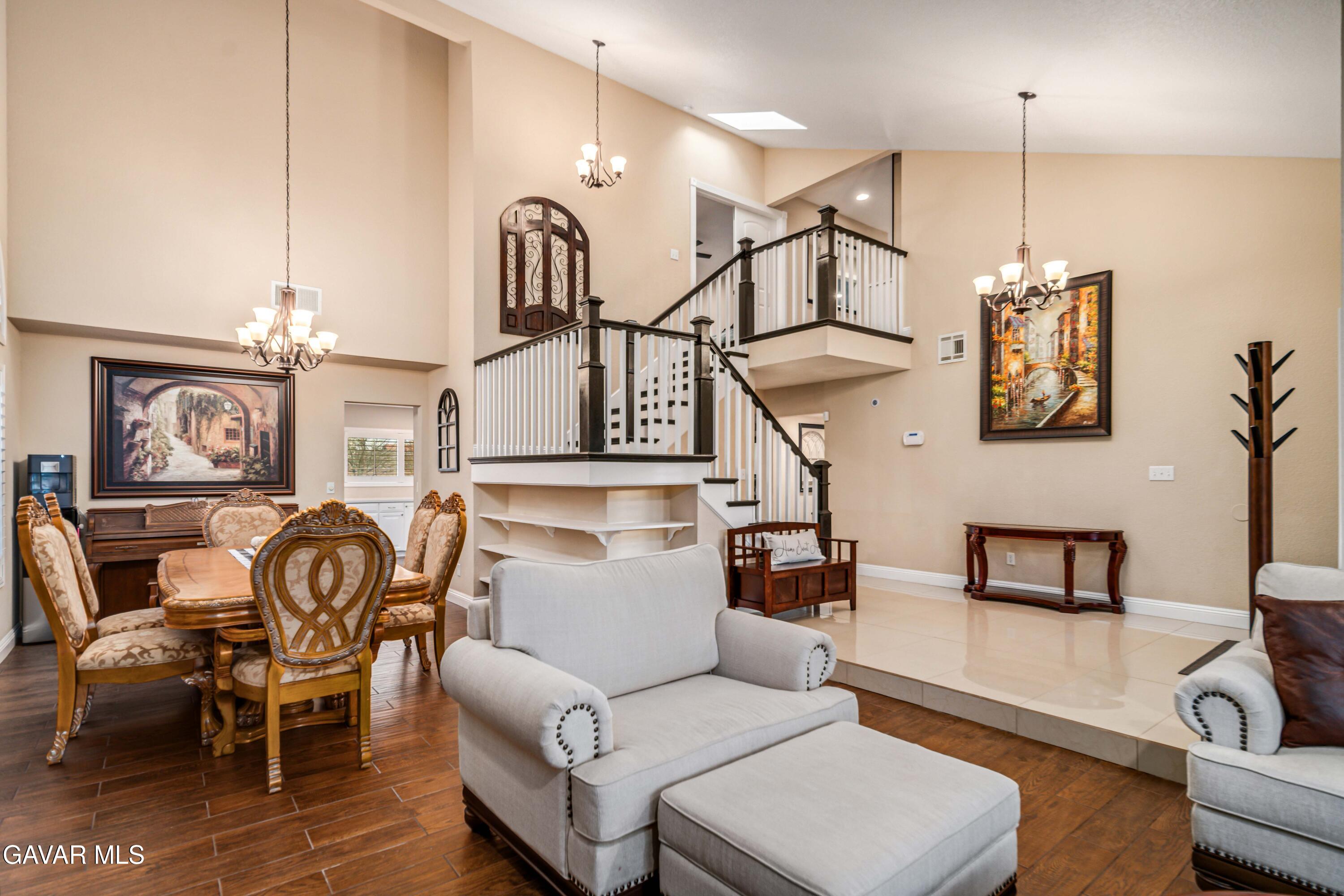 Palmdale, California 93551, United States, 5 Bedrooms Bedrooms, ,3 BathroomsBathrooms,Residential,Pending,212381