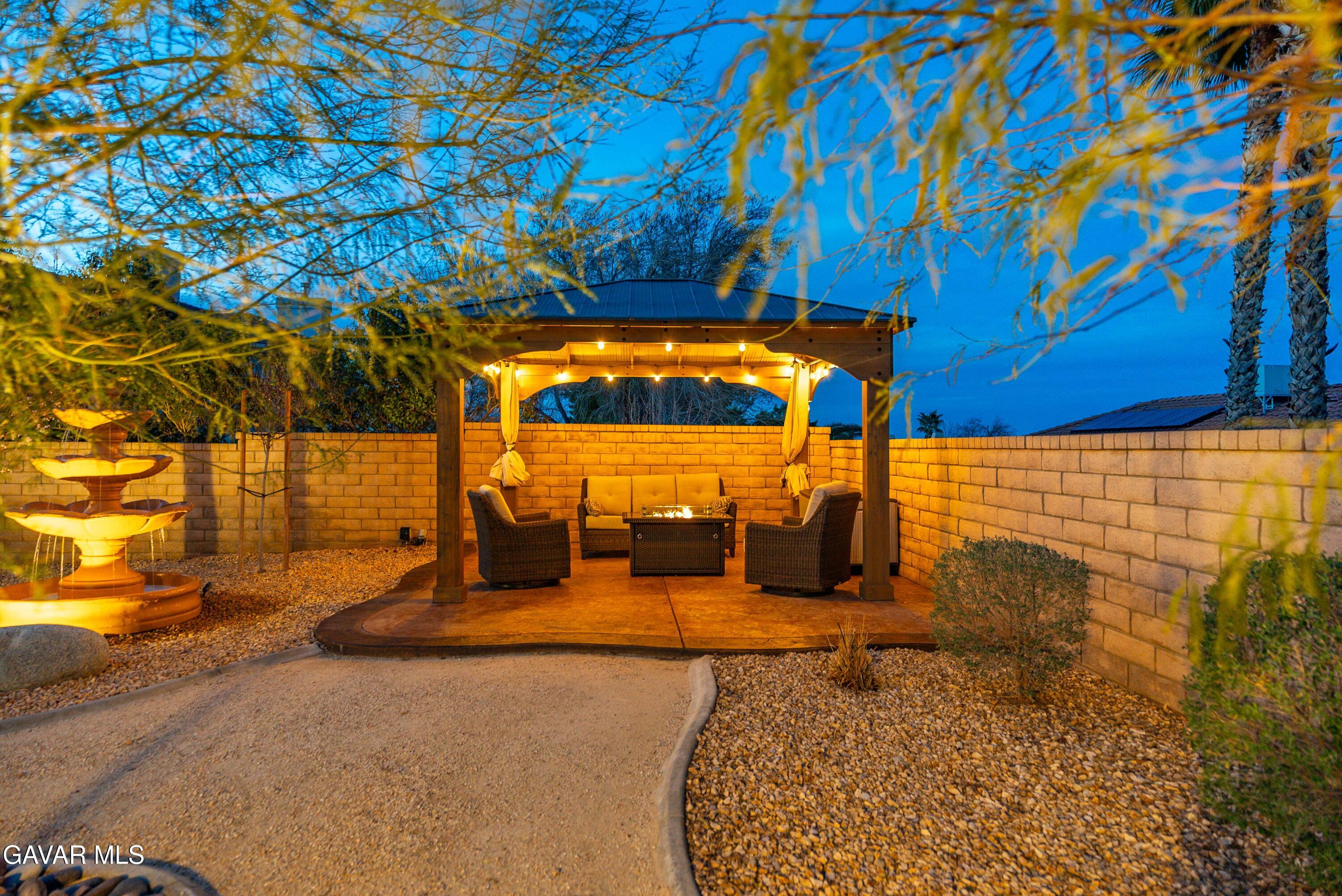 Palmdale, California 93551, United States, 5 Bedrooms Bedrooms, ,3 BathroomsBathrooms,Residential,Pending,212381