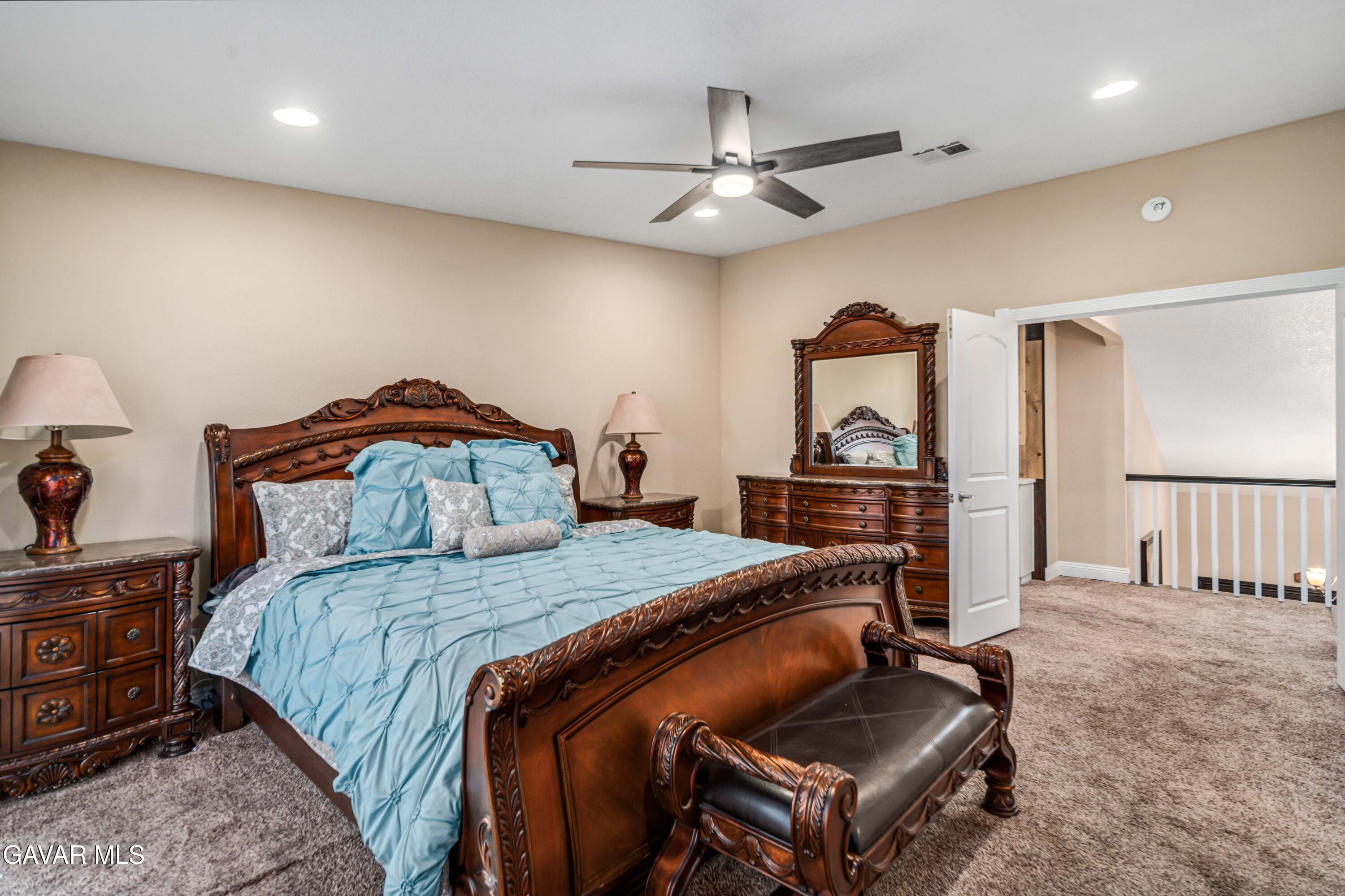 Palmdale, California 93551, United States, 5 Bedrooms Bedrooms, ,3 BathroomsBathrooms,Residential,Pending,212381