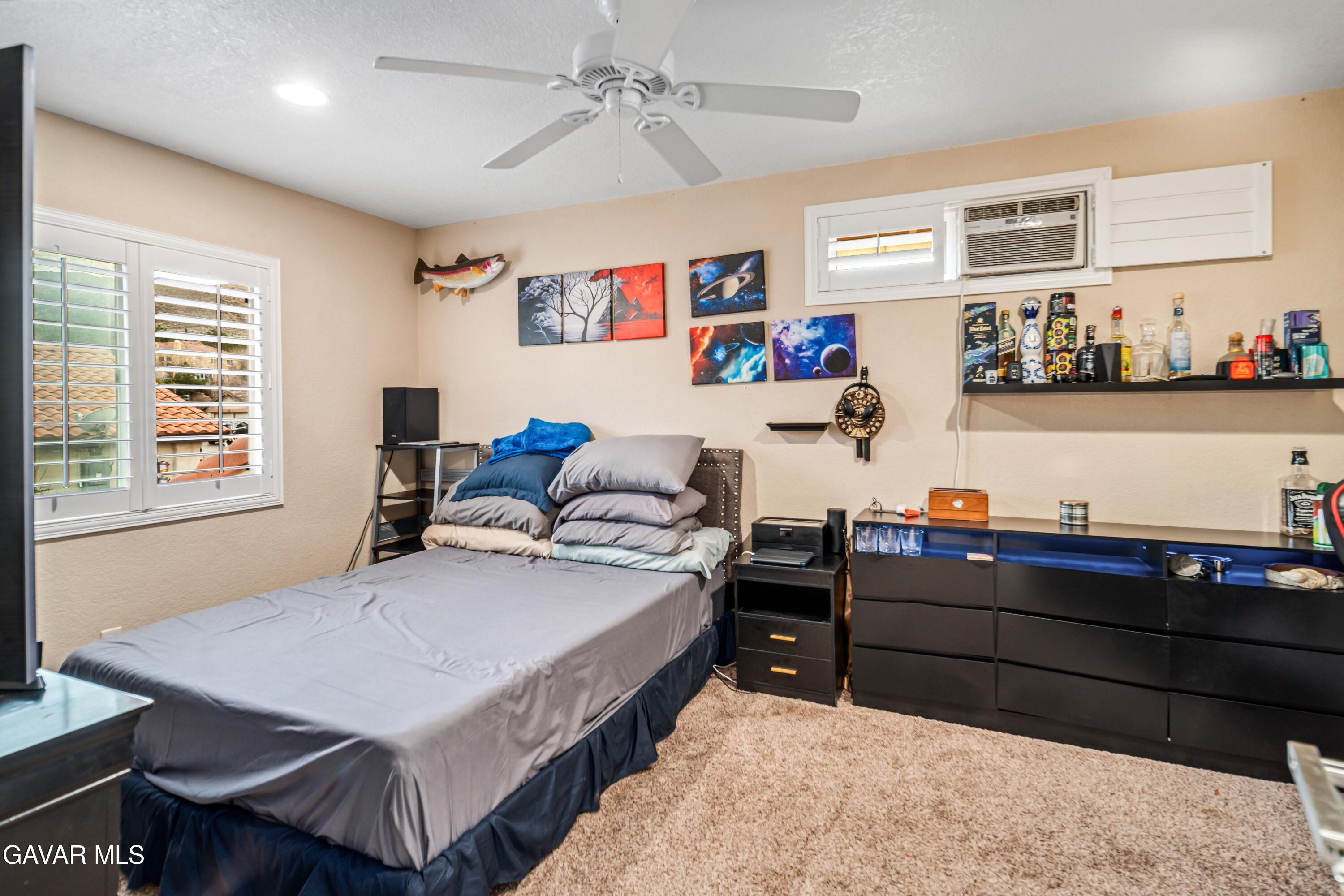 Palmdale, California 93551, United States, 5 Bedrooms Bedrooms, ,3 BathroomsBathrooms,Residential,Pending,212381