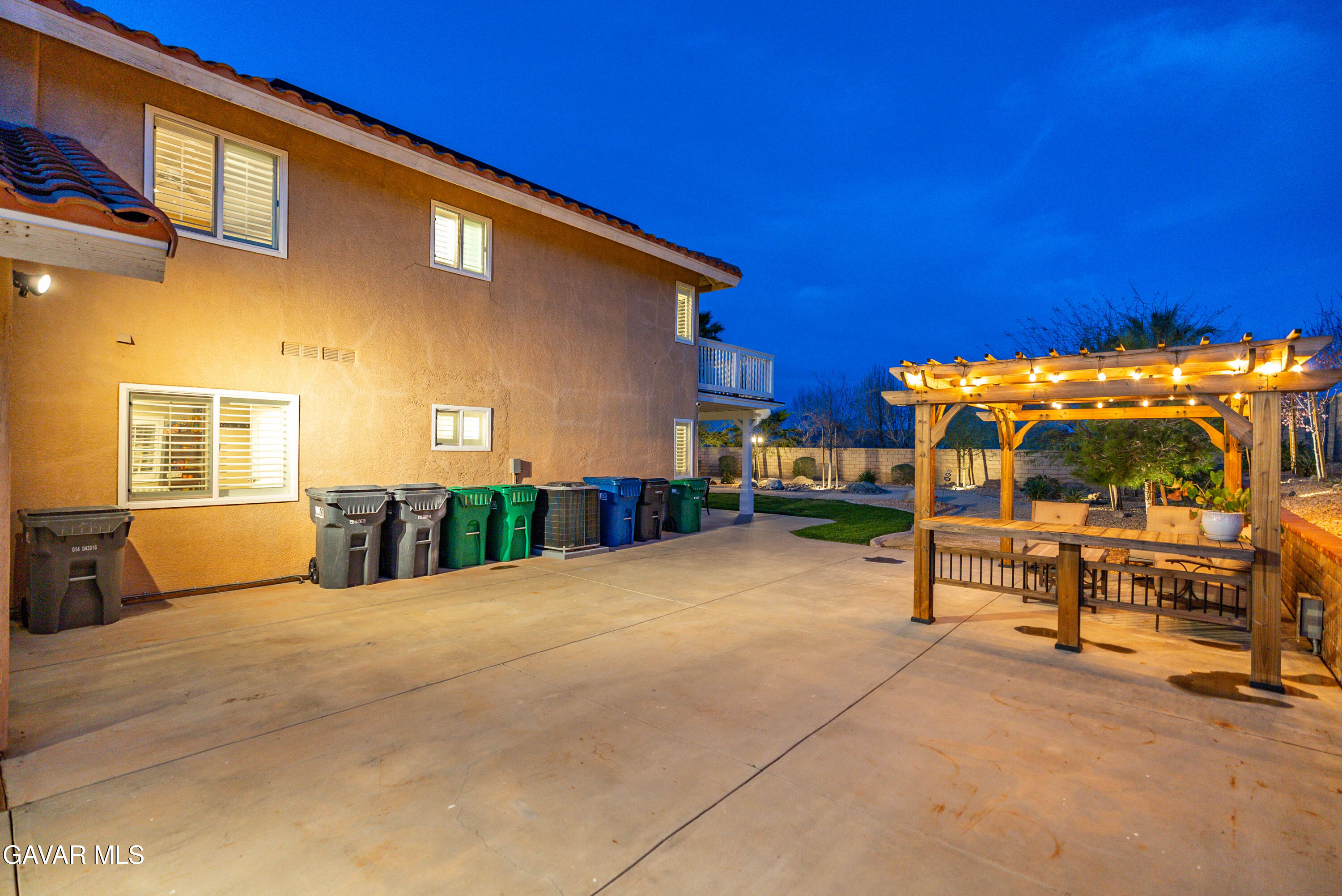 Palmdale, California 93551, United States, 5 Bedrooms Bedrooms, ,3 BathroomsBathrooms,Residential,Pending,212381