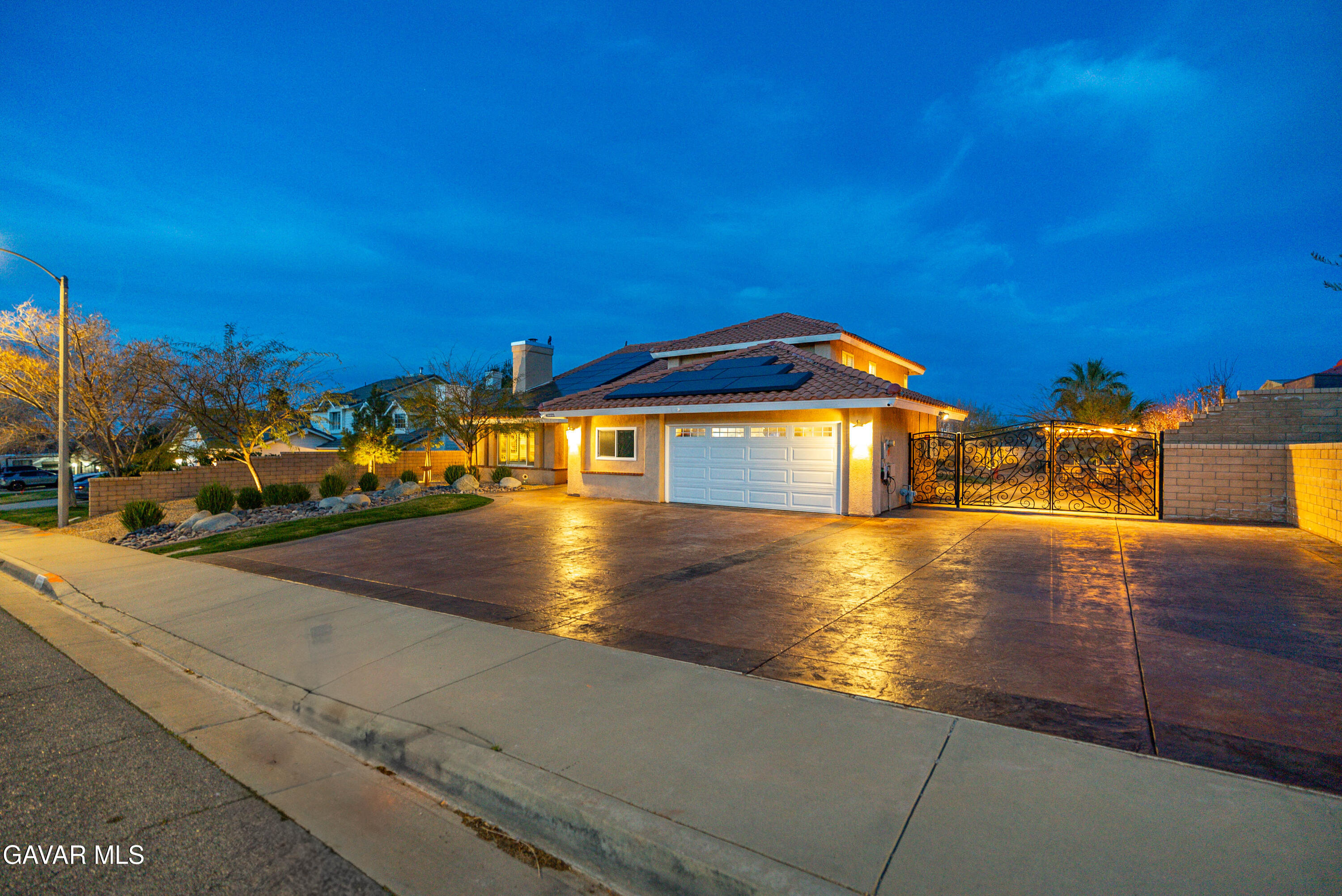 Palmdale, California 93551, United States, 5 Bedrooms Bedrooms, ,3 BathroomsBathrooms,Residential,Pending,212381