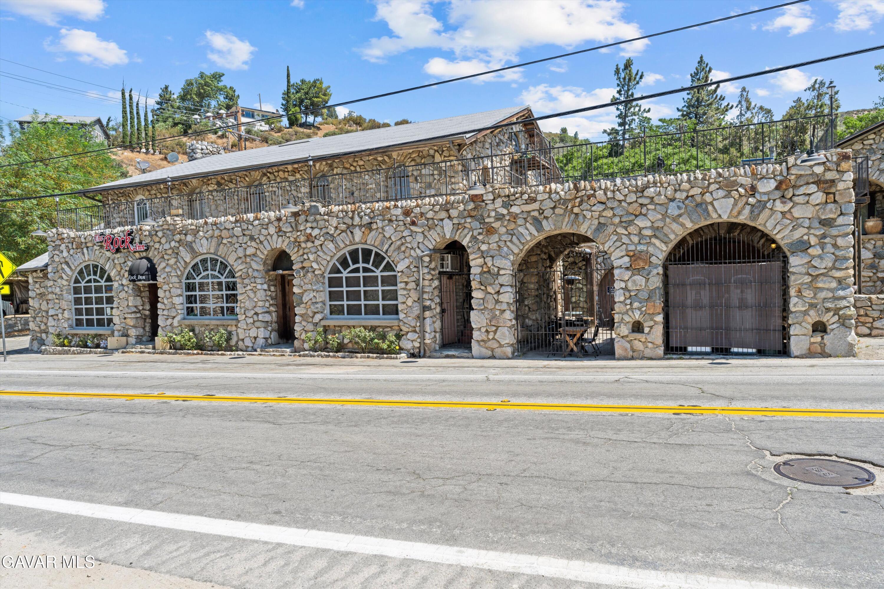 17539 Elizabeth Lake Rd, Lake Hughes, CA 93532